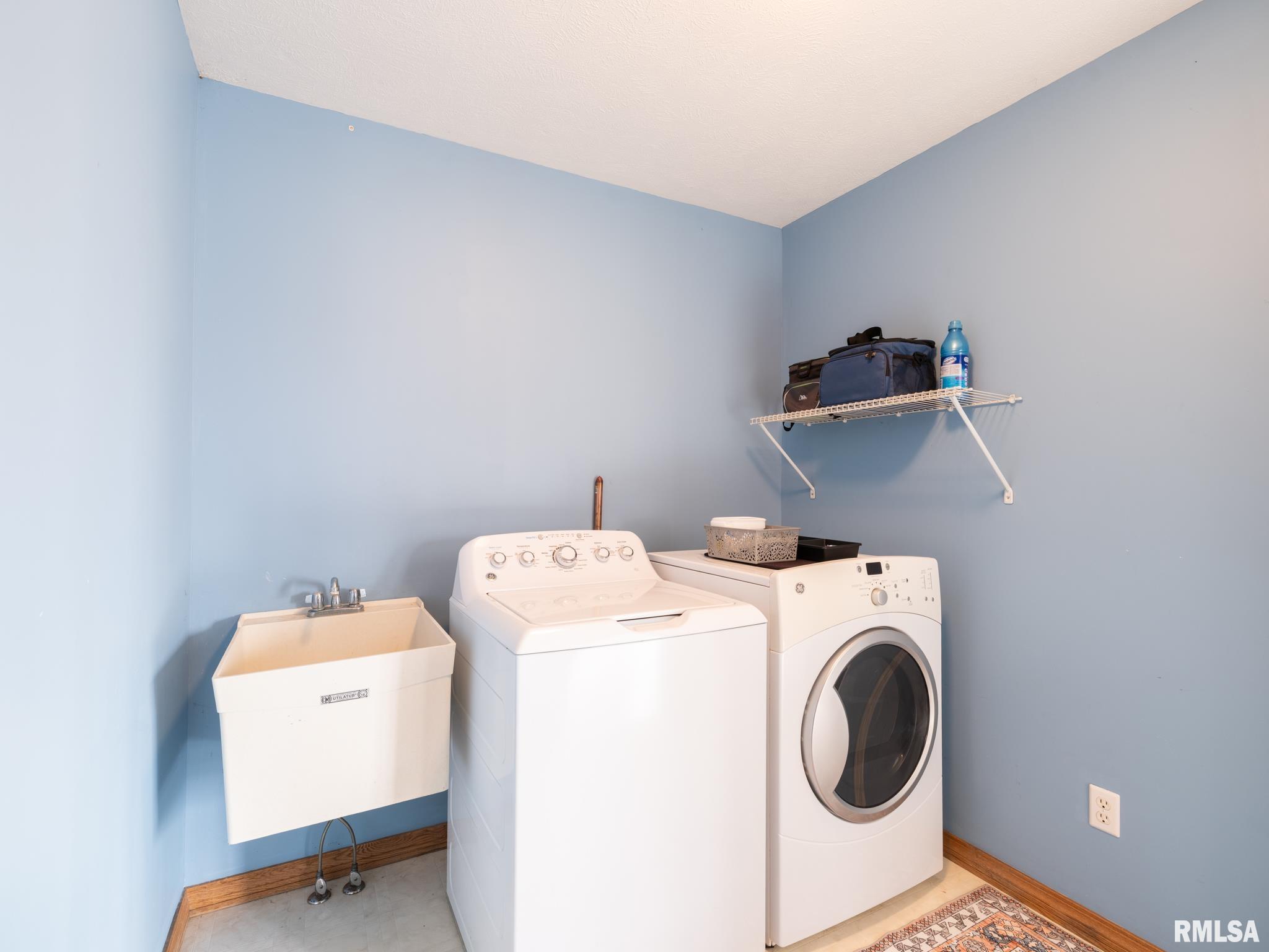 2215 County Road 600 N Road