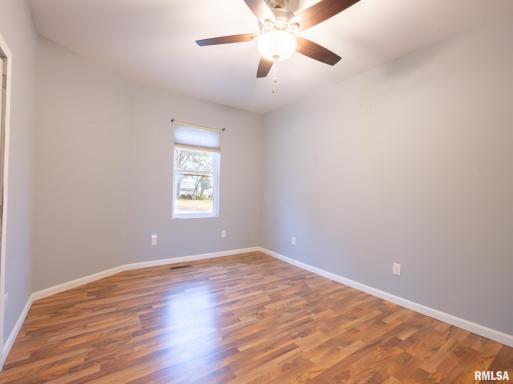 100 S SANDERSON Avenue