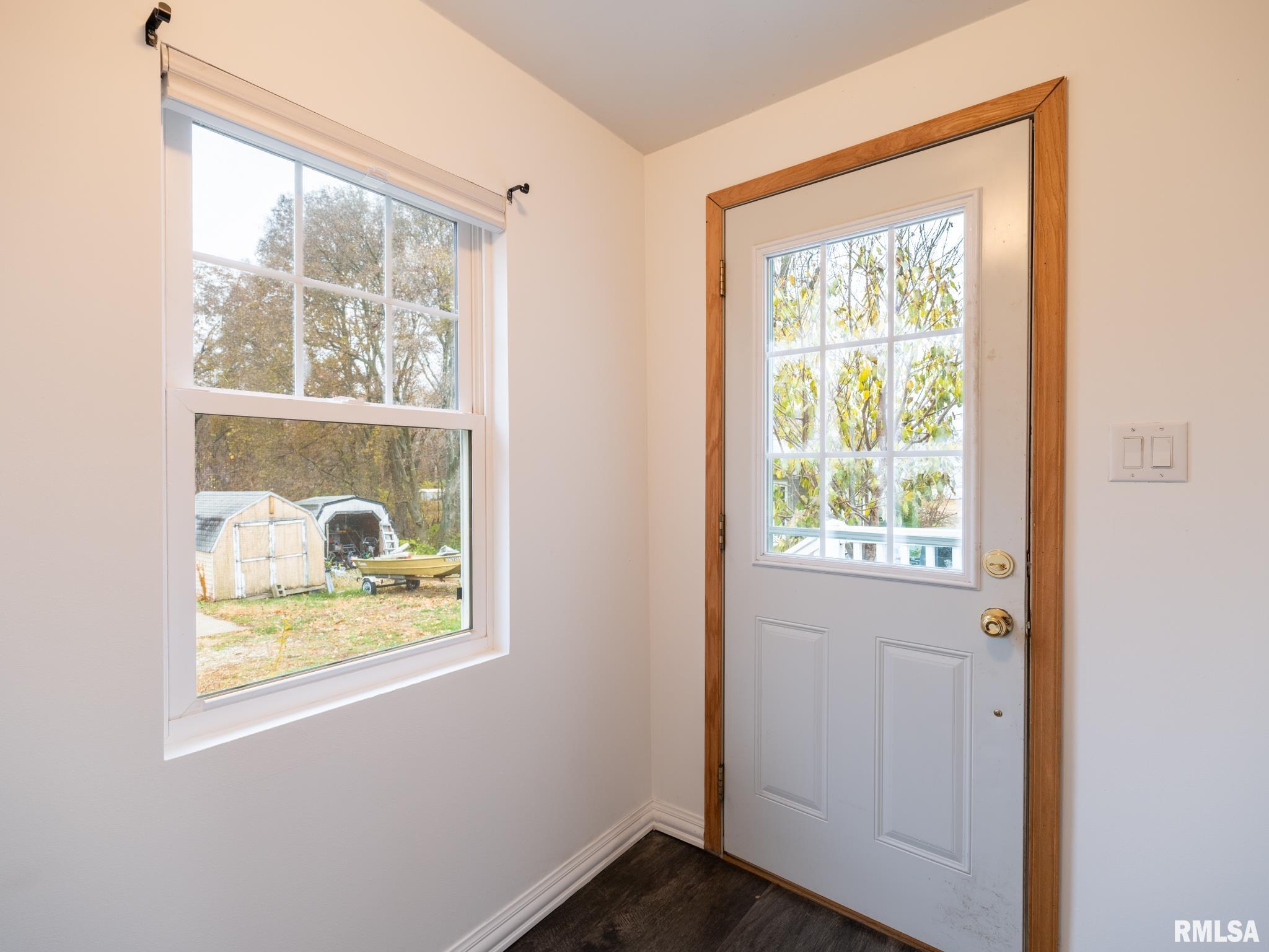 100 S SANDERSON Avenue