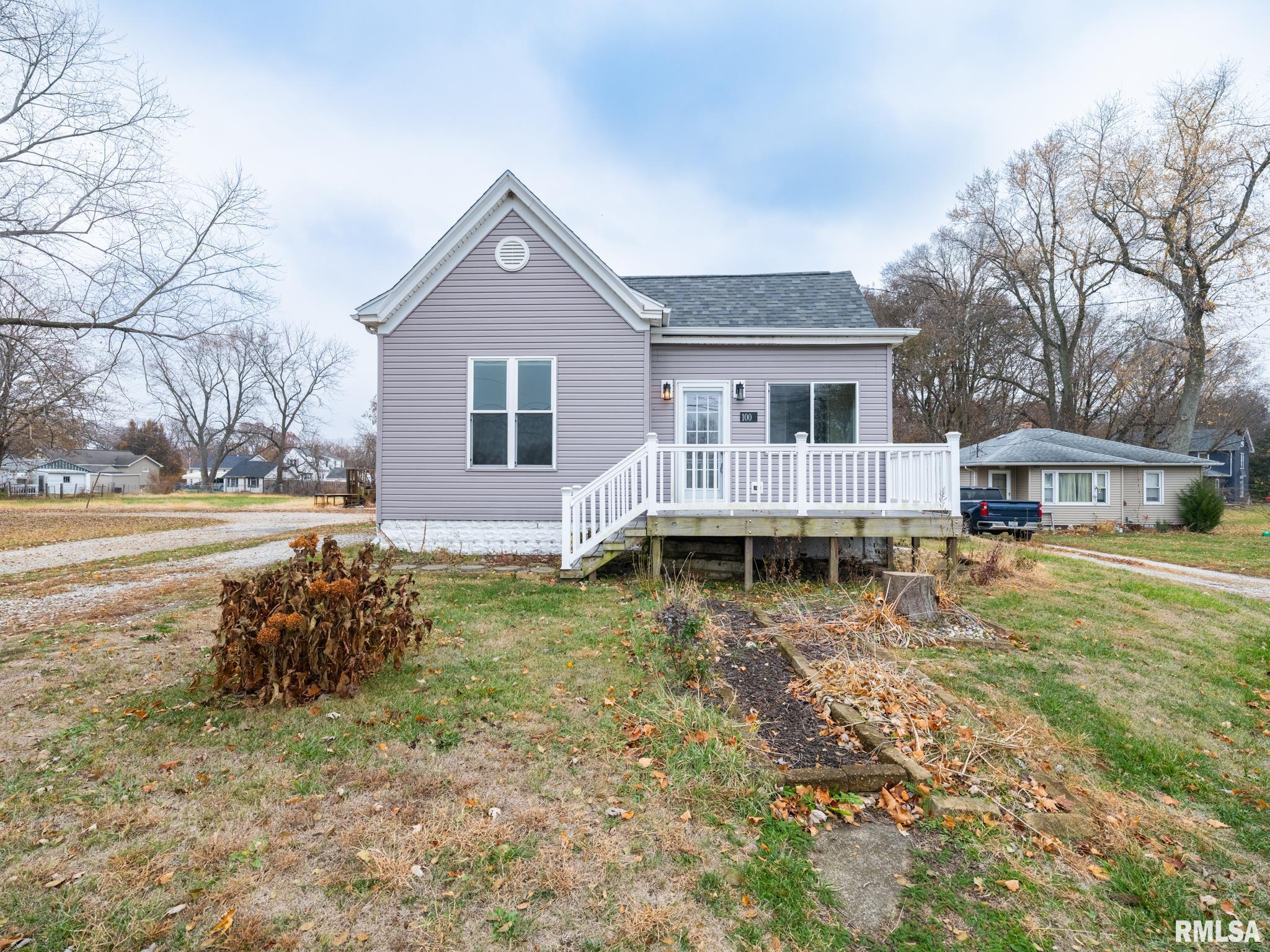 100 S SANDERSON Avenue