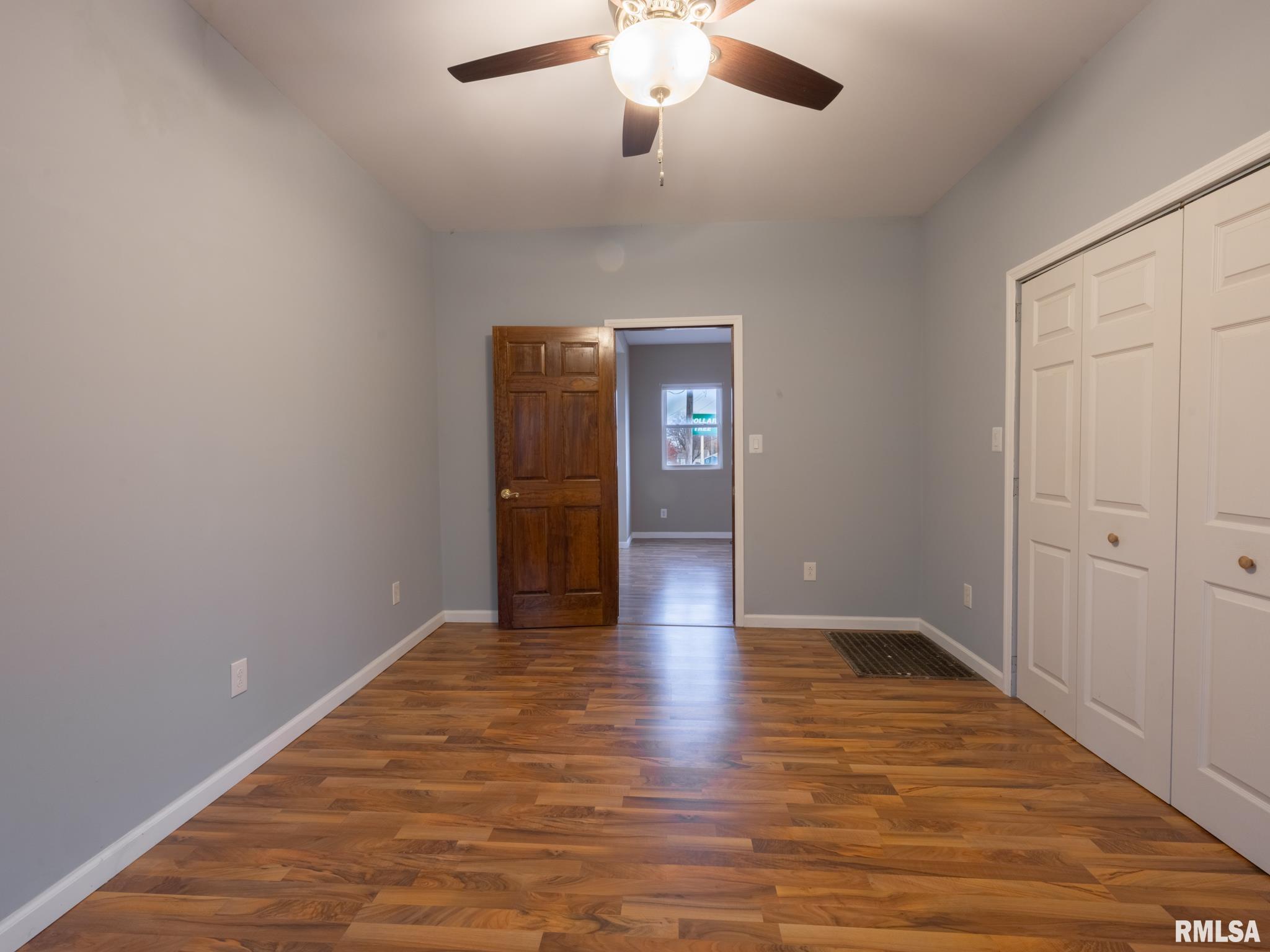 100 S SANDERSON Avenue