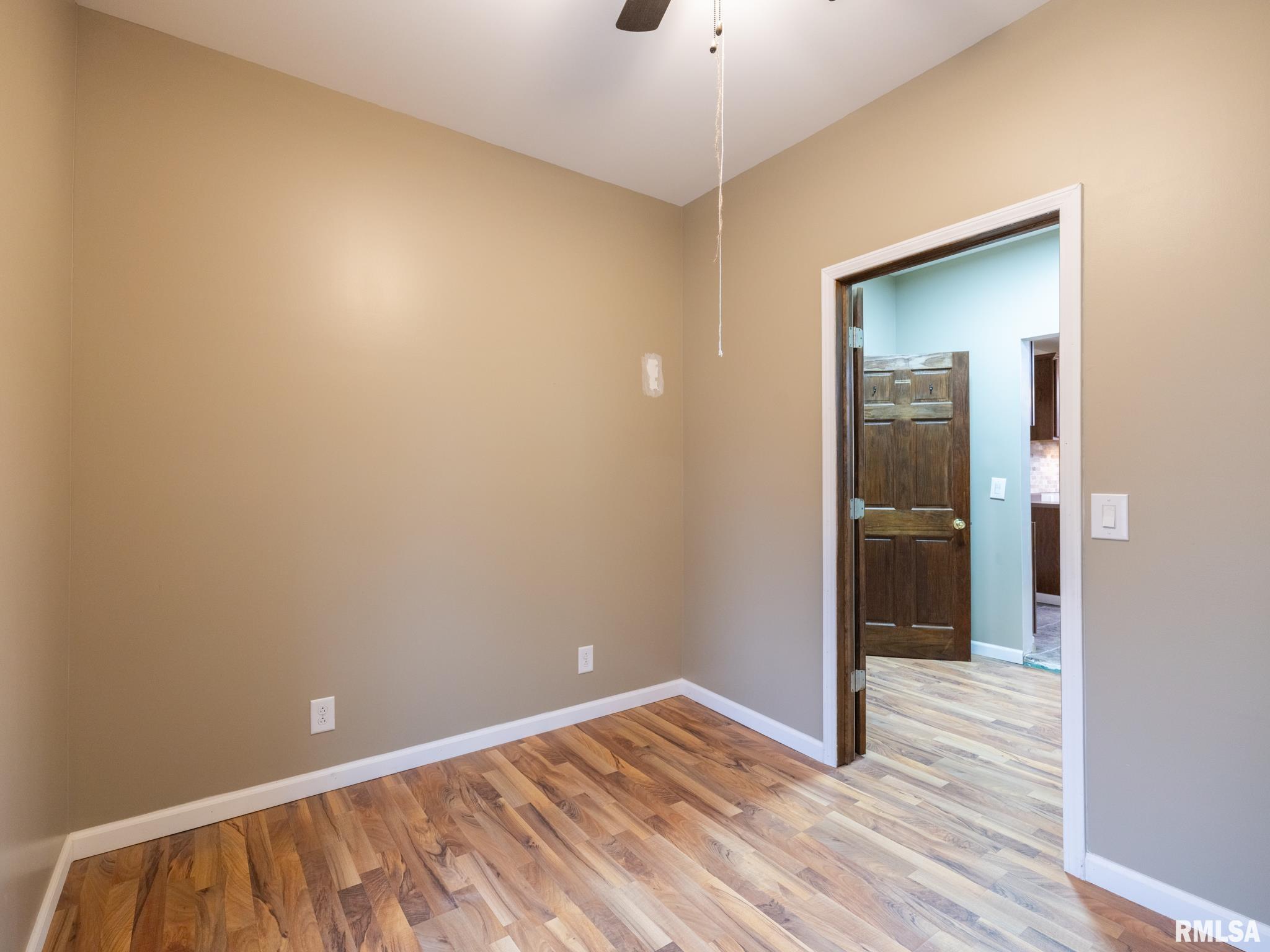 100 S SANDERSON Avenue