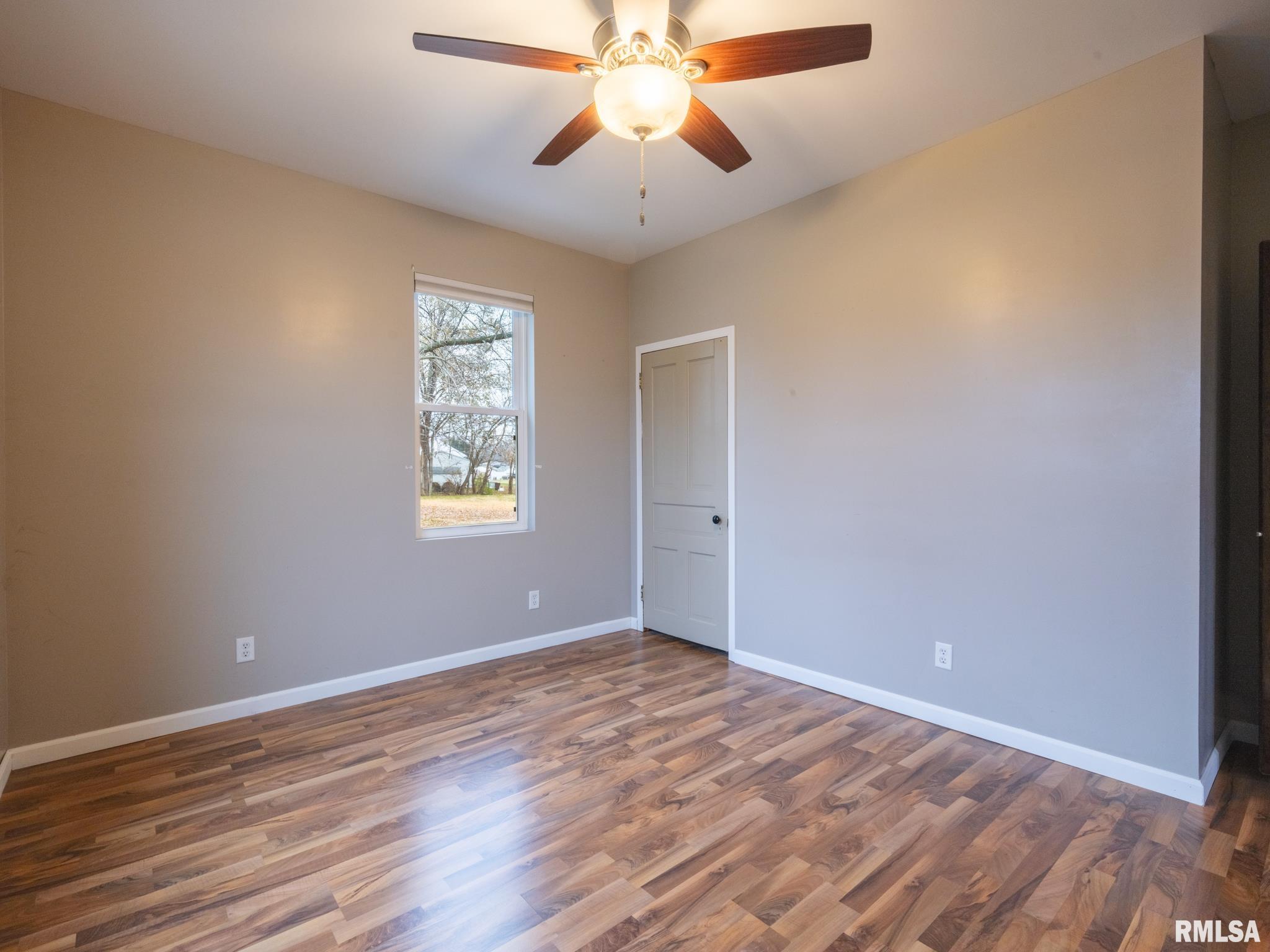 100 S SANDERSON Avenue