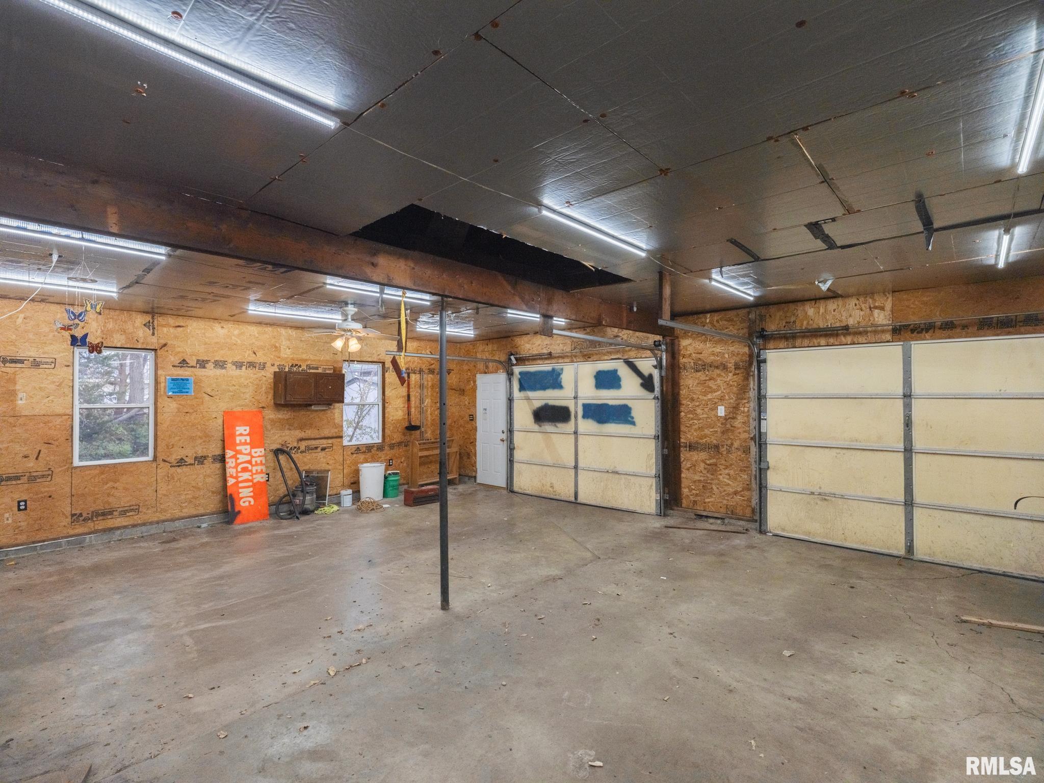 100 S SANDERSON Avenue