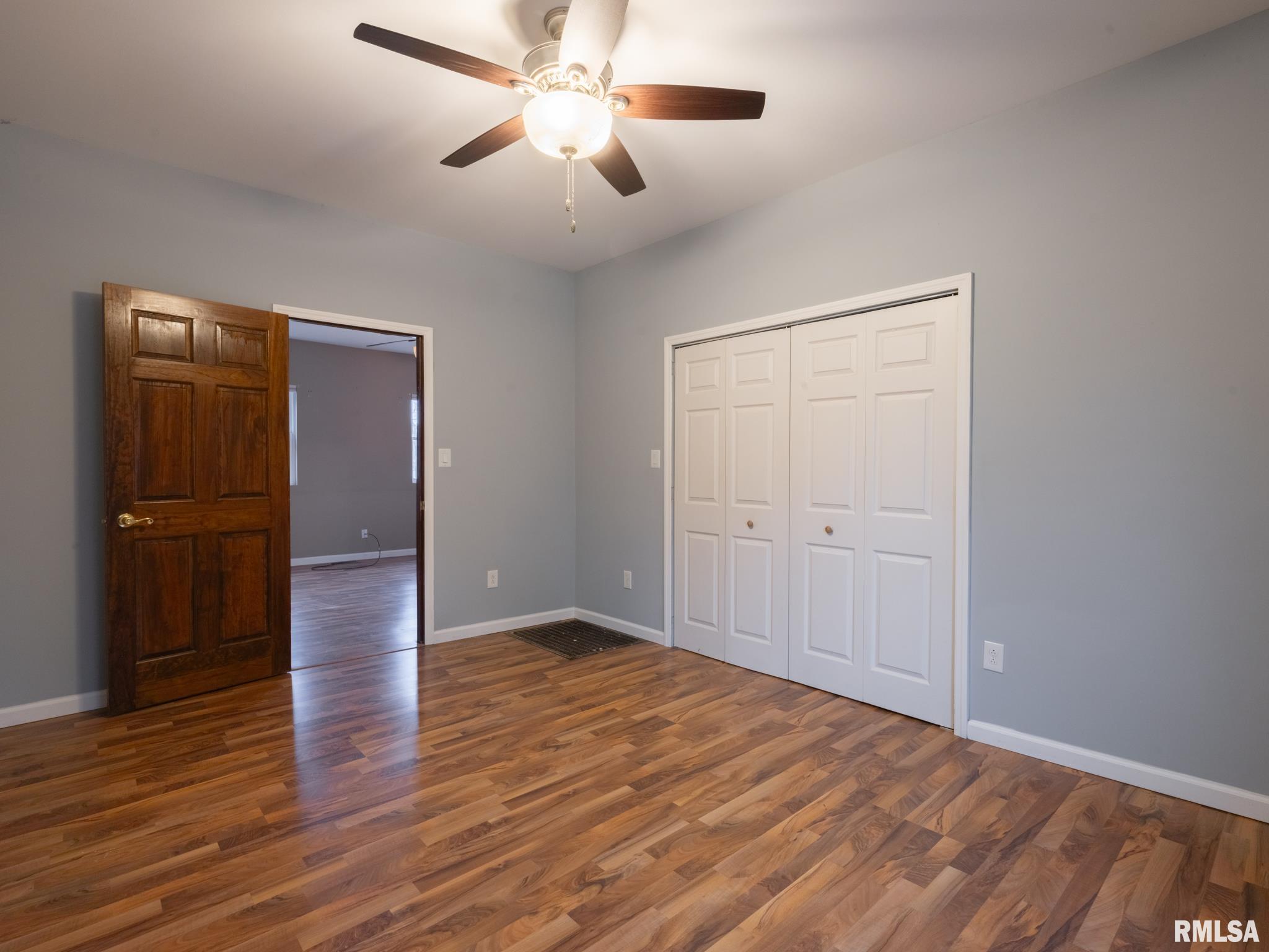 100 S SANDERSON Avenue