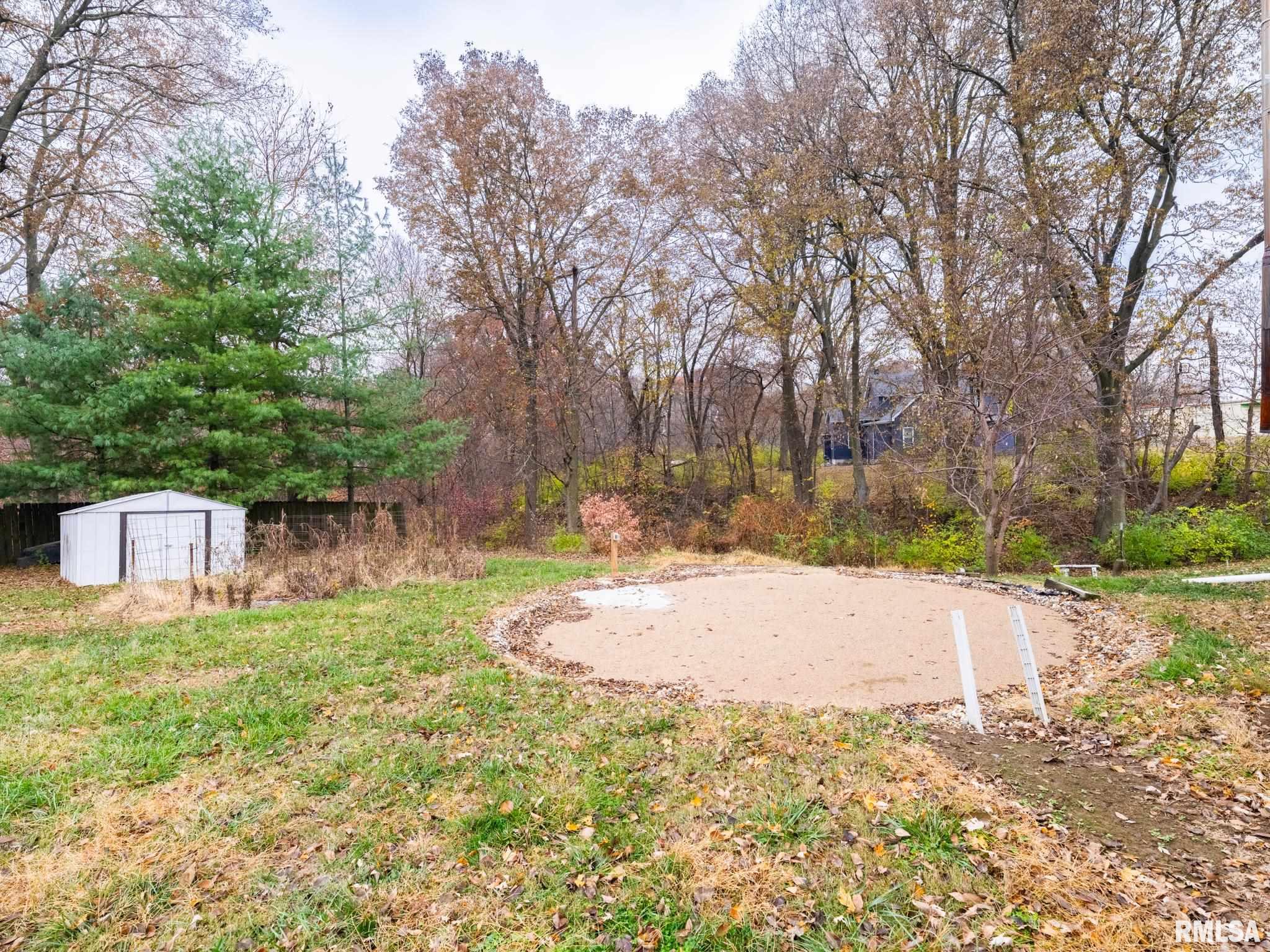 100 S SANDERSON Avenue