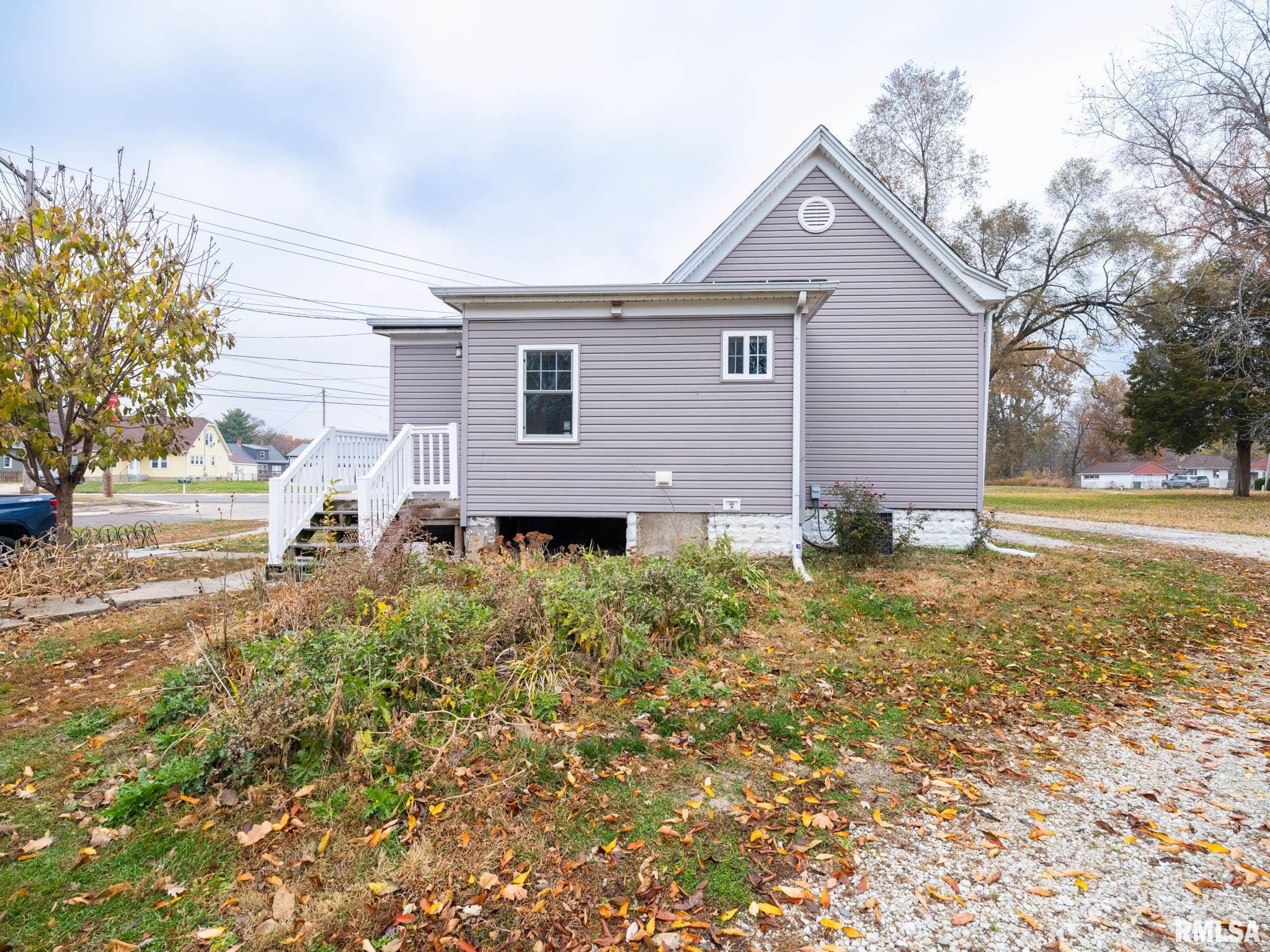 100 S SANDERSON Avenue