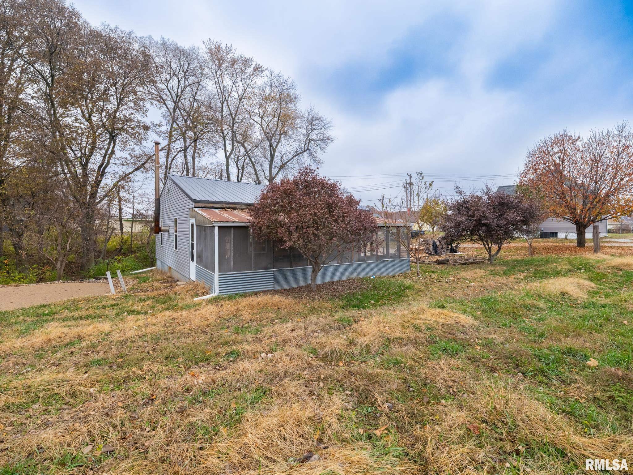 100 S SANDERSON Avenue