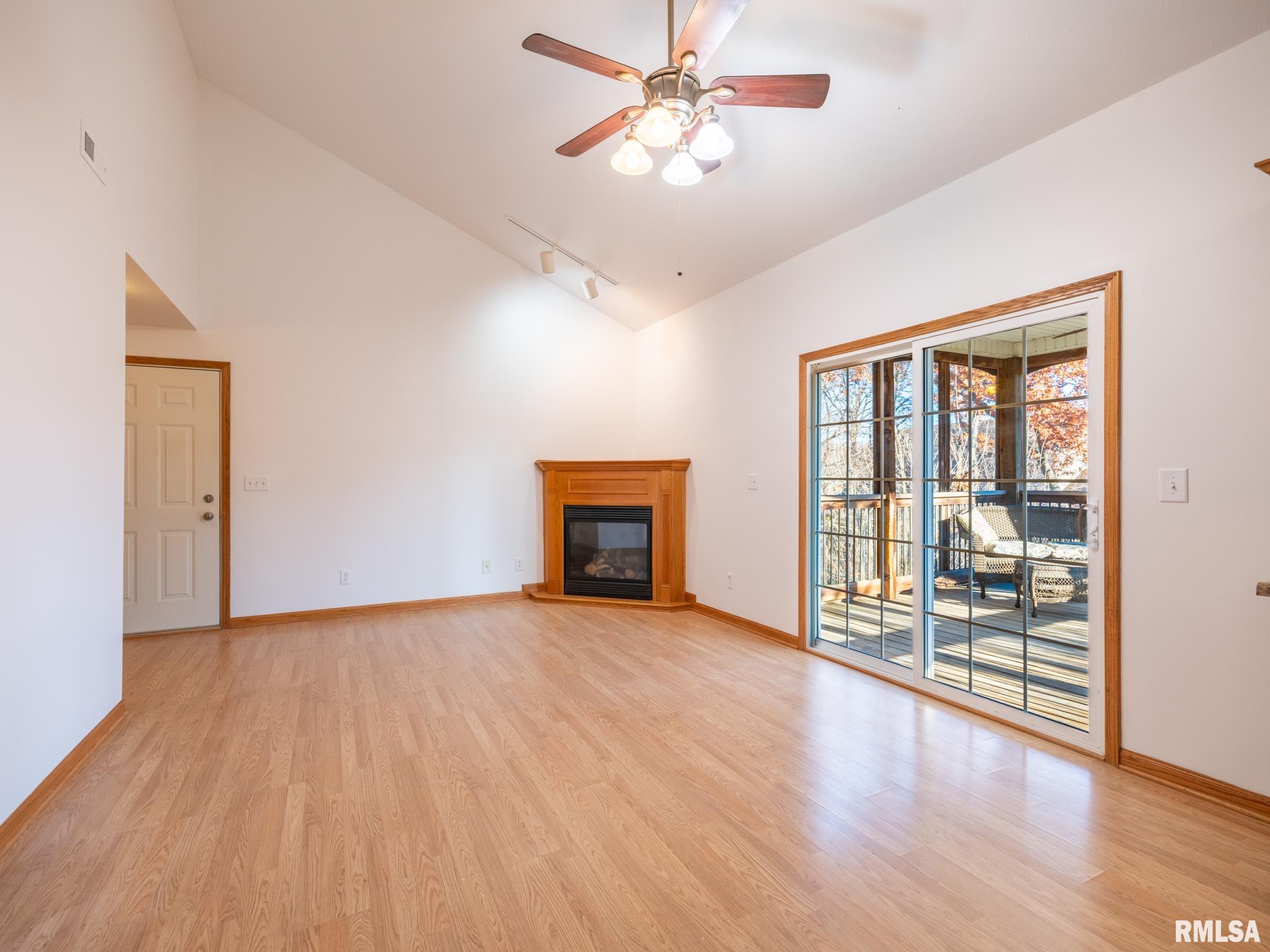 3444 W DORCHESTER Ridge Unit: F