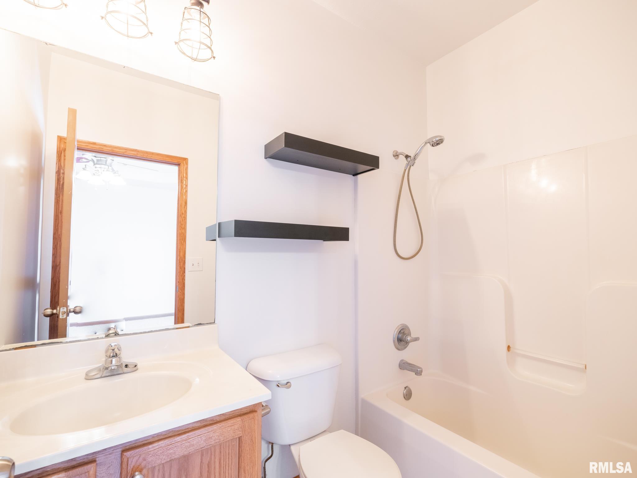 3444 W DORCHESTER Ridge Unit: F