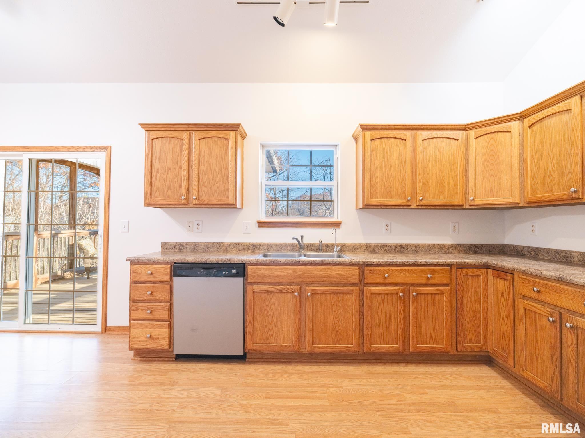 3444 W DORCHESTER Ridge Unit: F