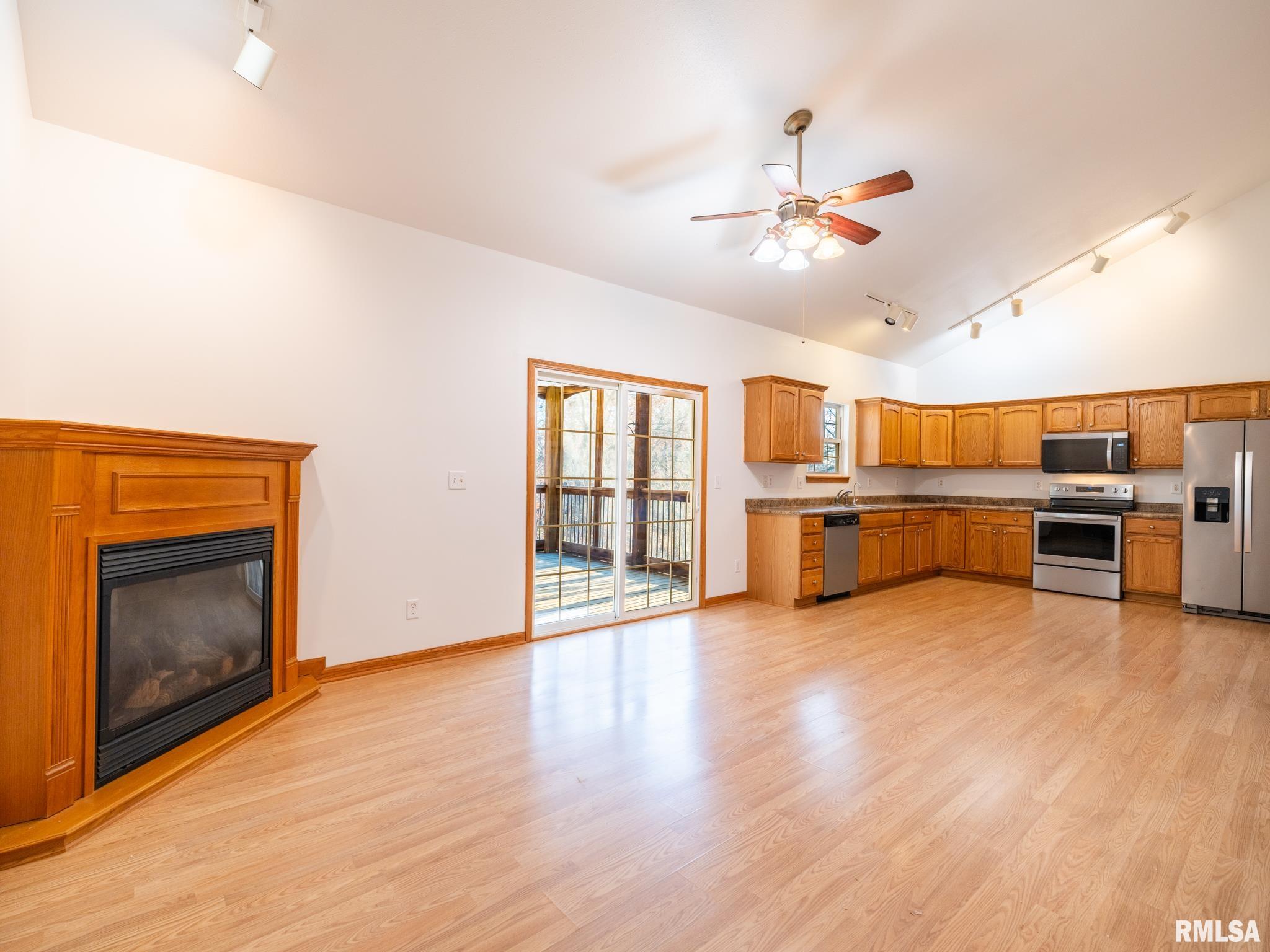 3444 W DORCHESTER Ridge Unit: F