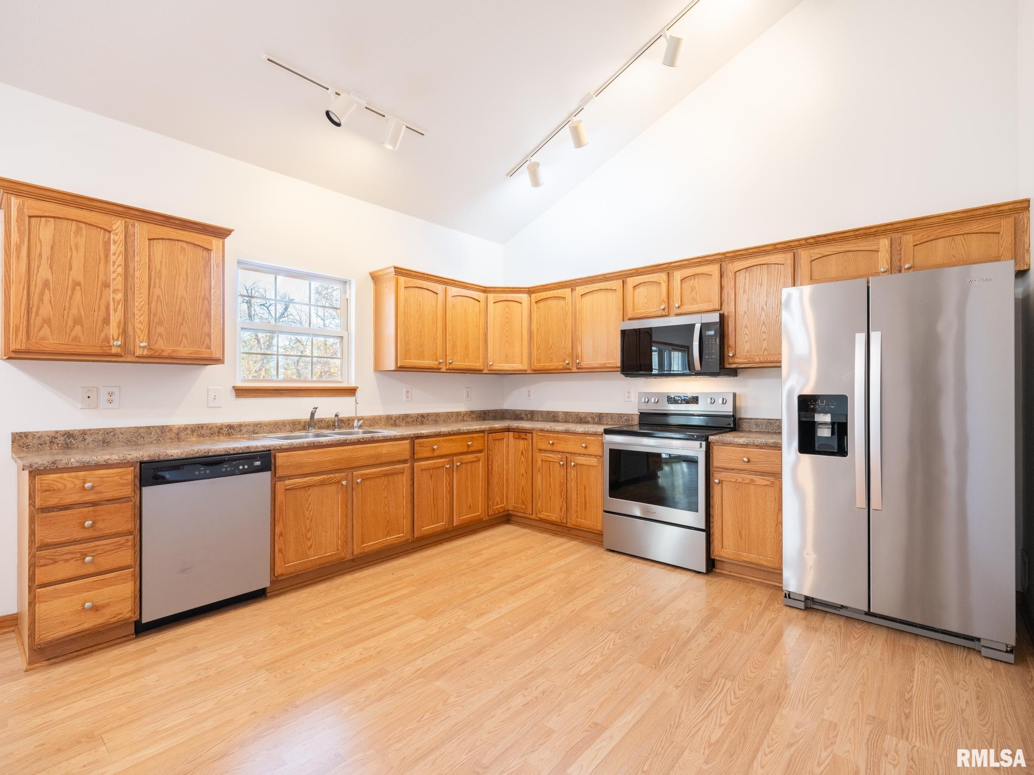 3444 W DORCHESTER Ridge Unit: F