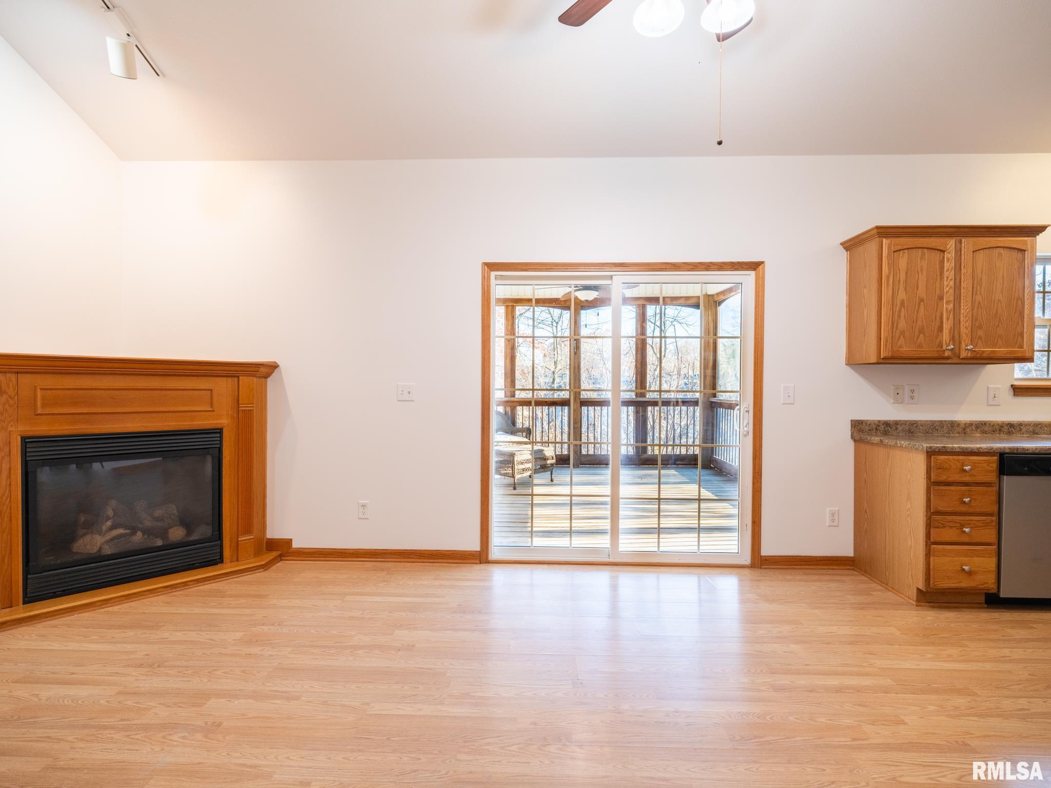 3444 W DORCHESTER Ridge Unit: F