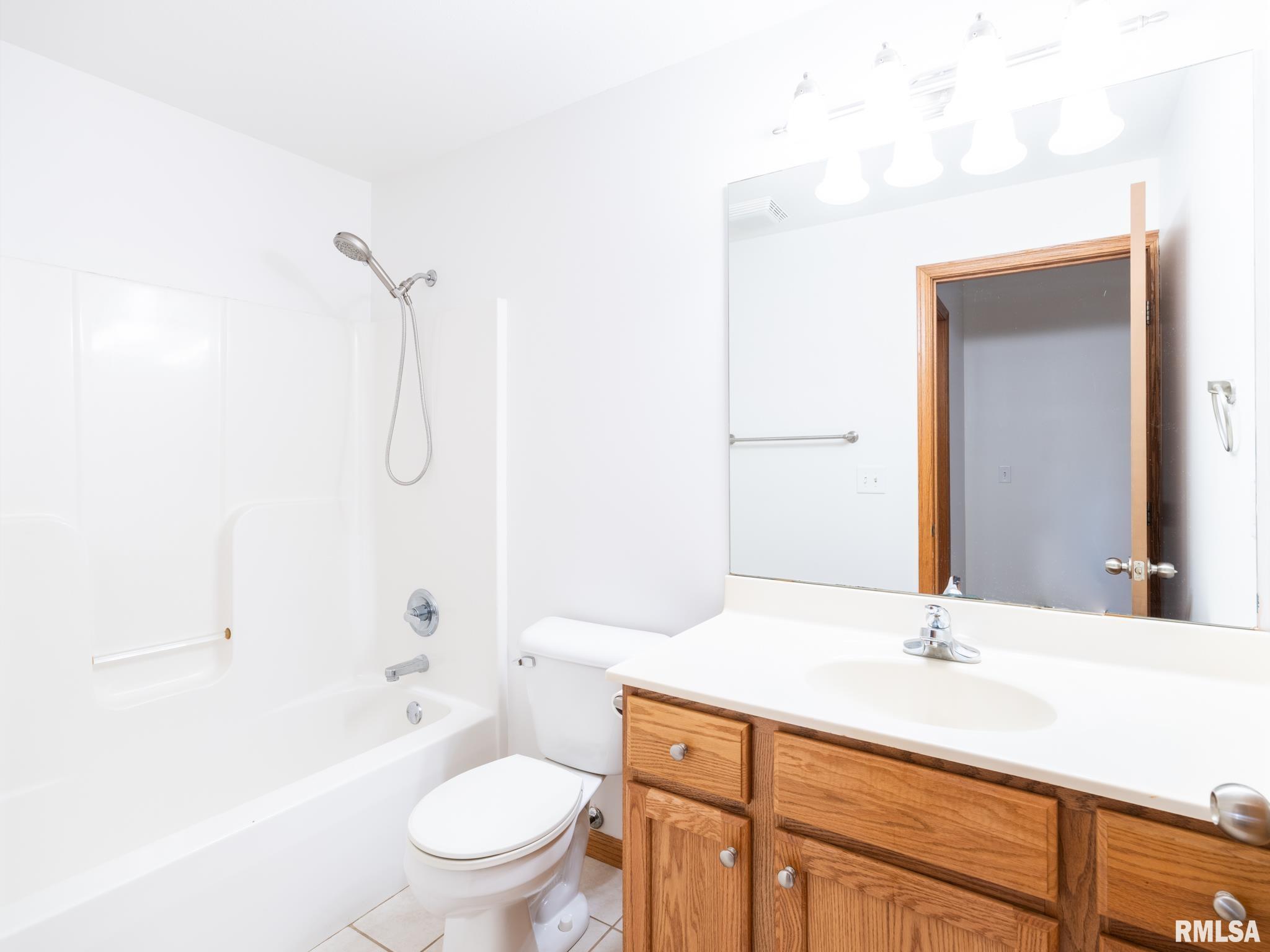 3444 W DORCHESTER Ridge Unit: F