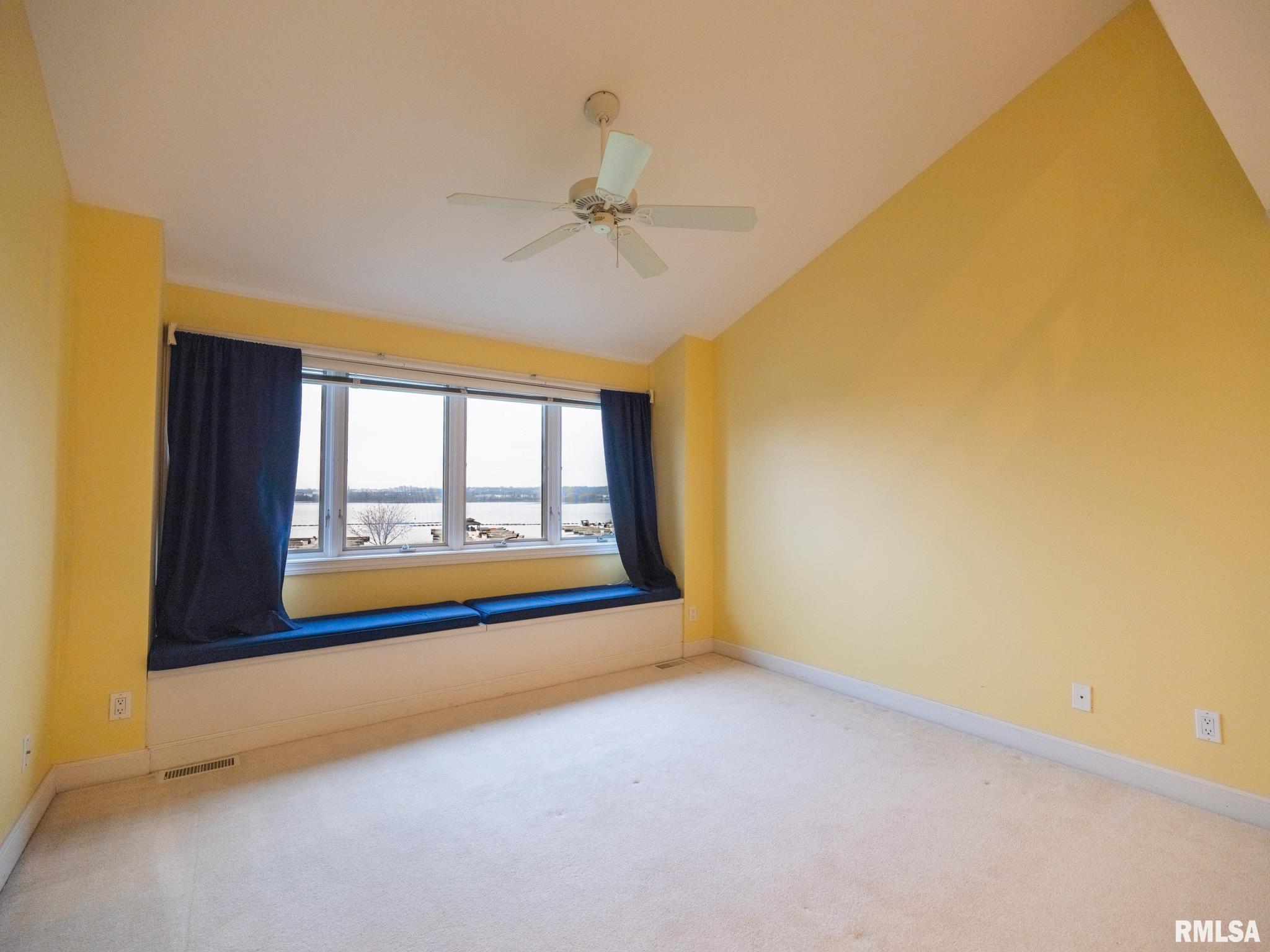 414 HARBOR POINTE Drive