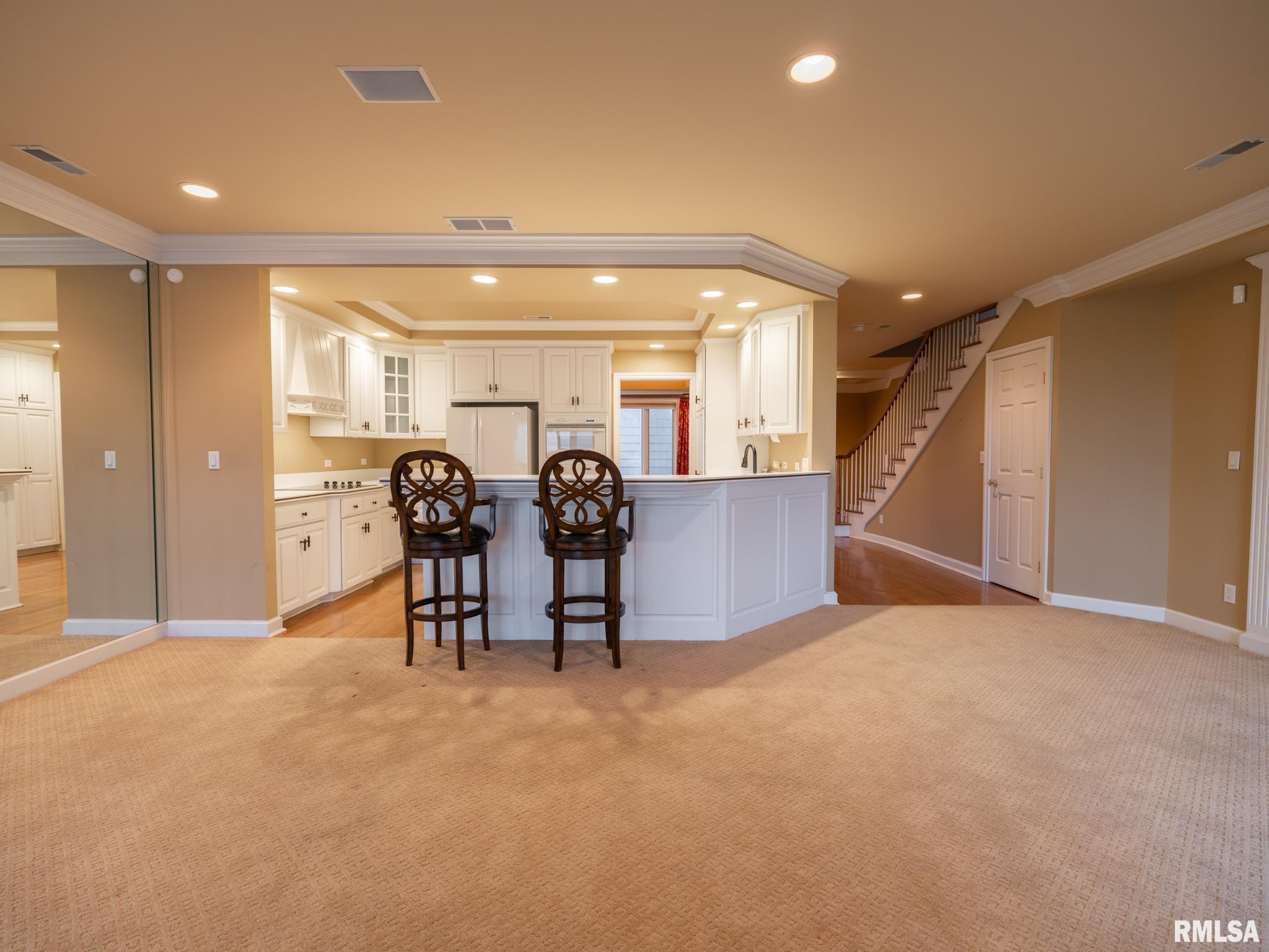 414 HARBOR POINTE Drive