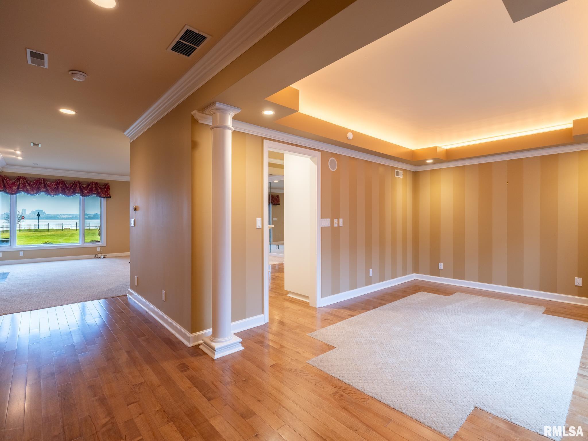 414 HARBOR POINTE Drive