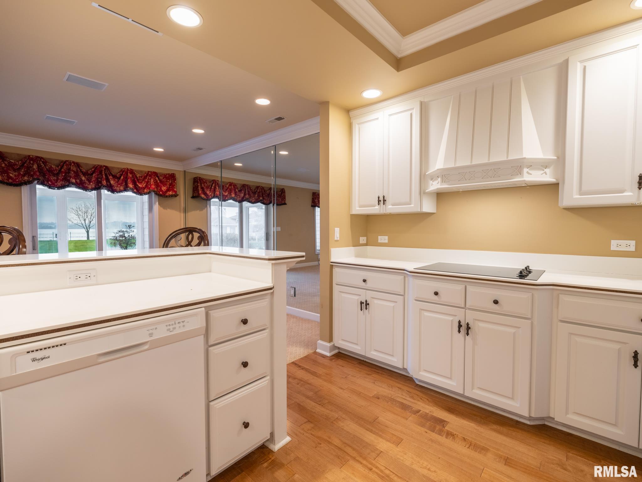 414 HARBOR POINTE Drive