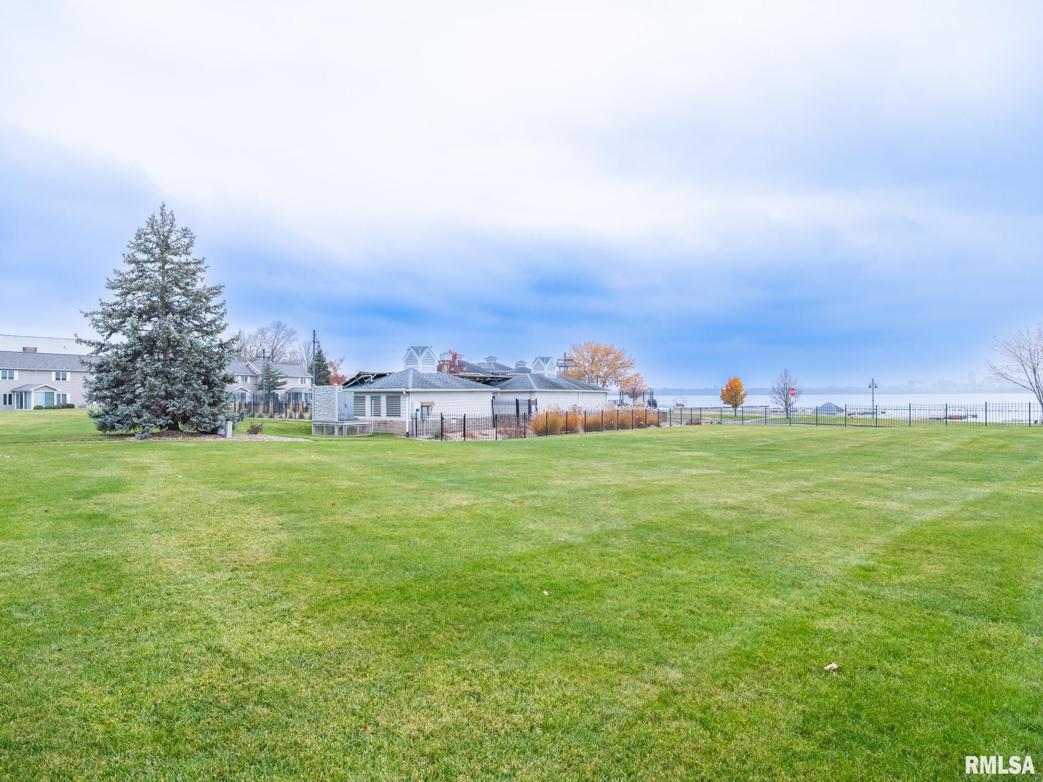 414 HARBOR POINTE Drive