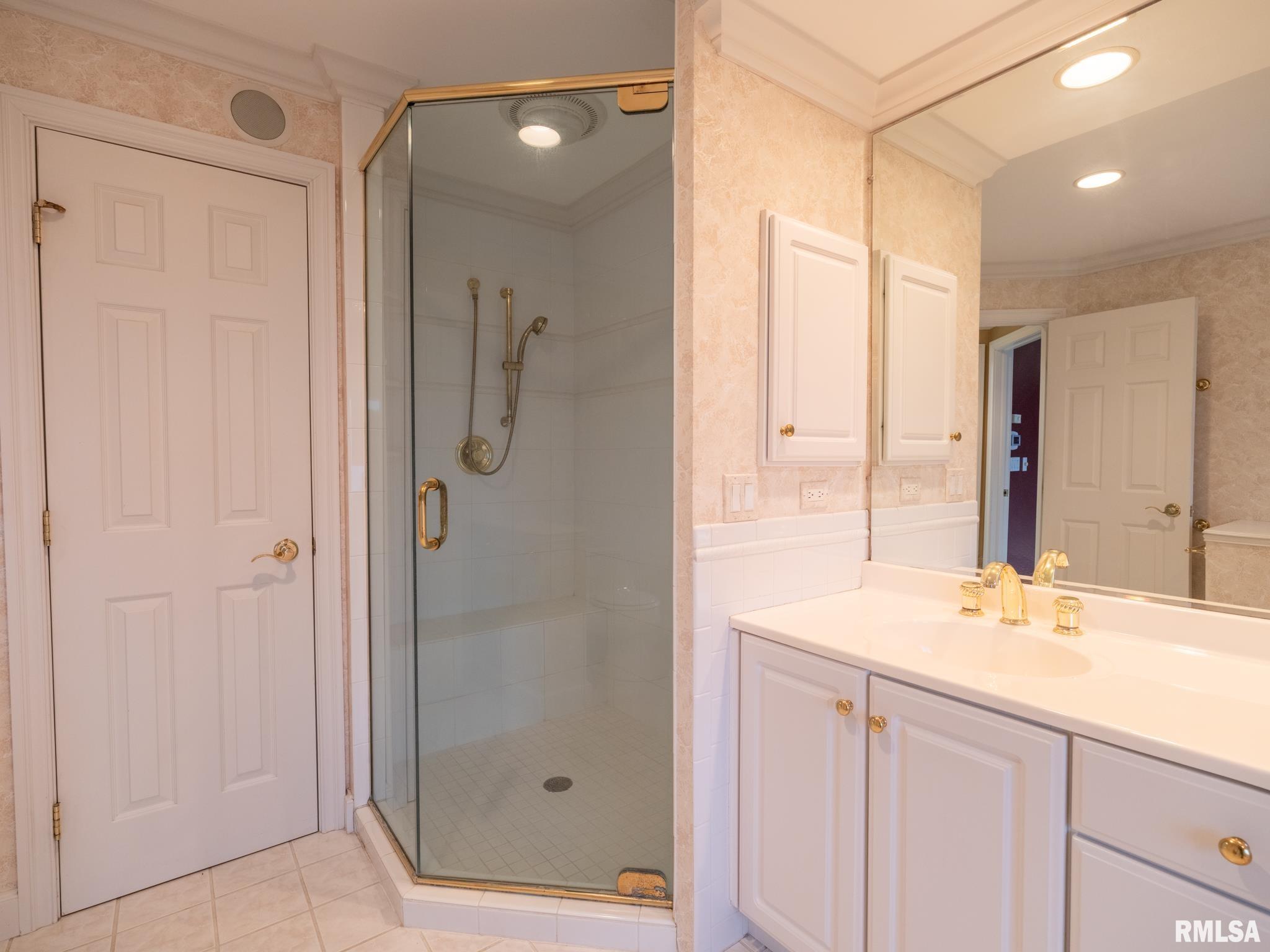 414 HARBOR POINTE Drive