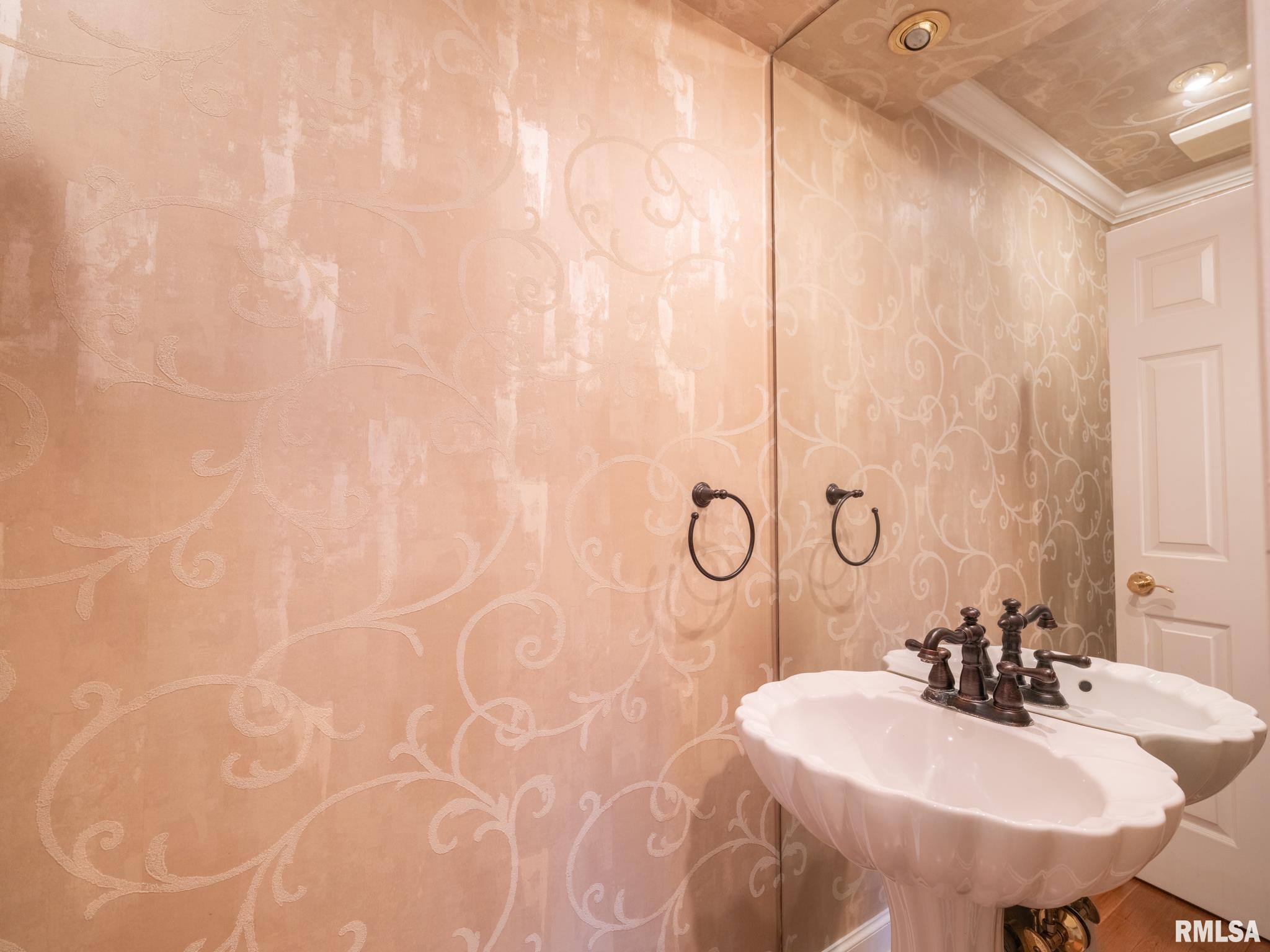 414 HARBOR POINTE Drive