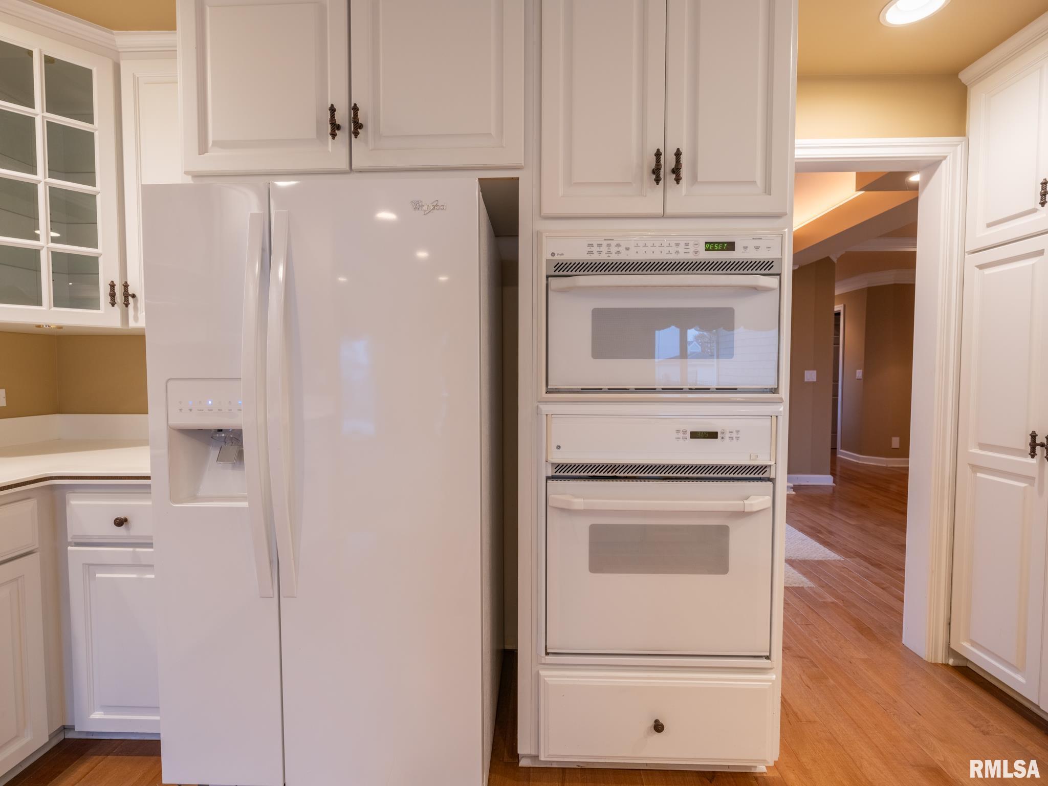 414 HARBOR POINTE Drive