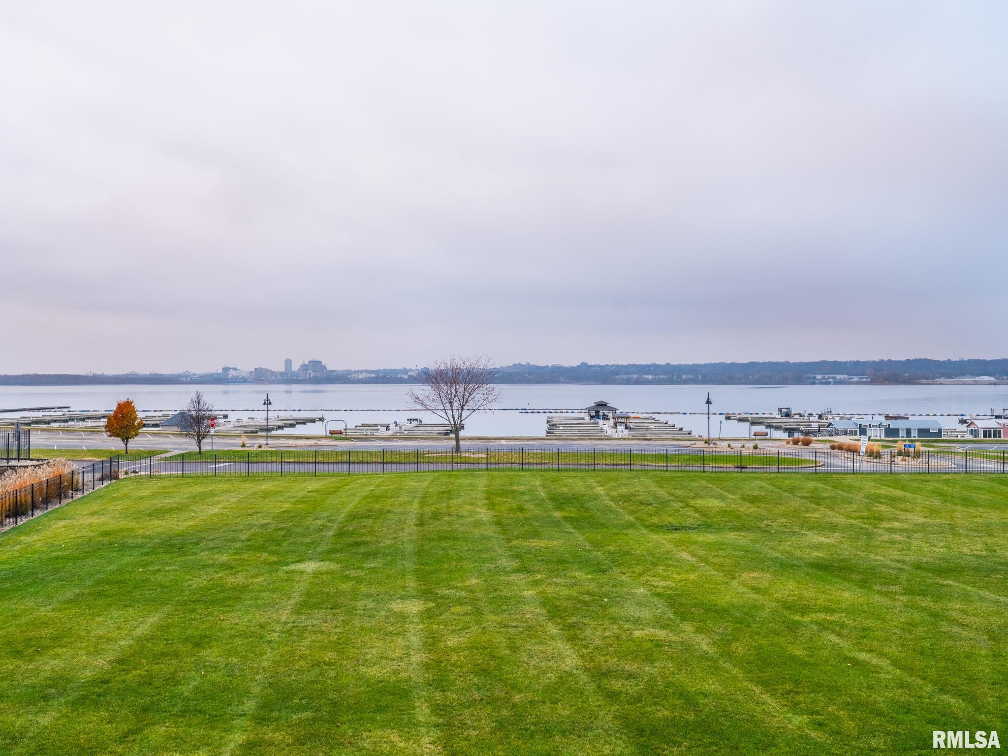 414 HARBOR POINTE Drive