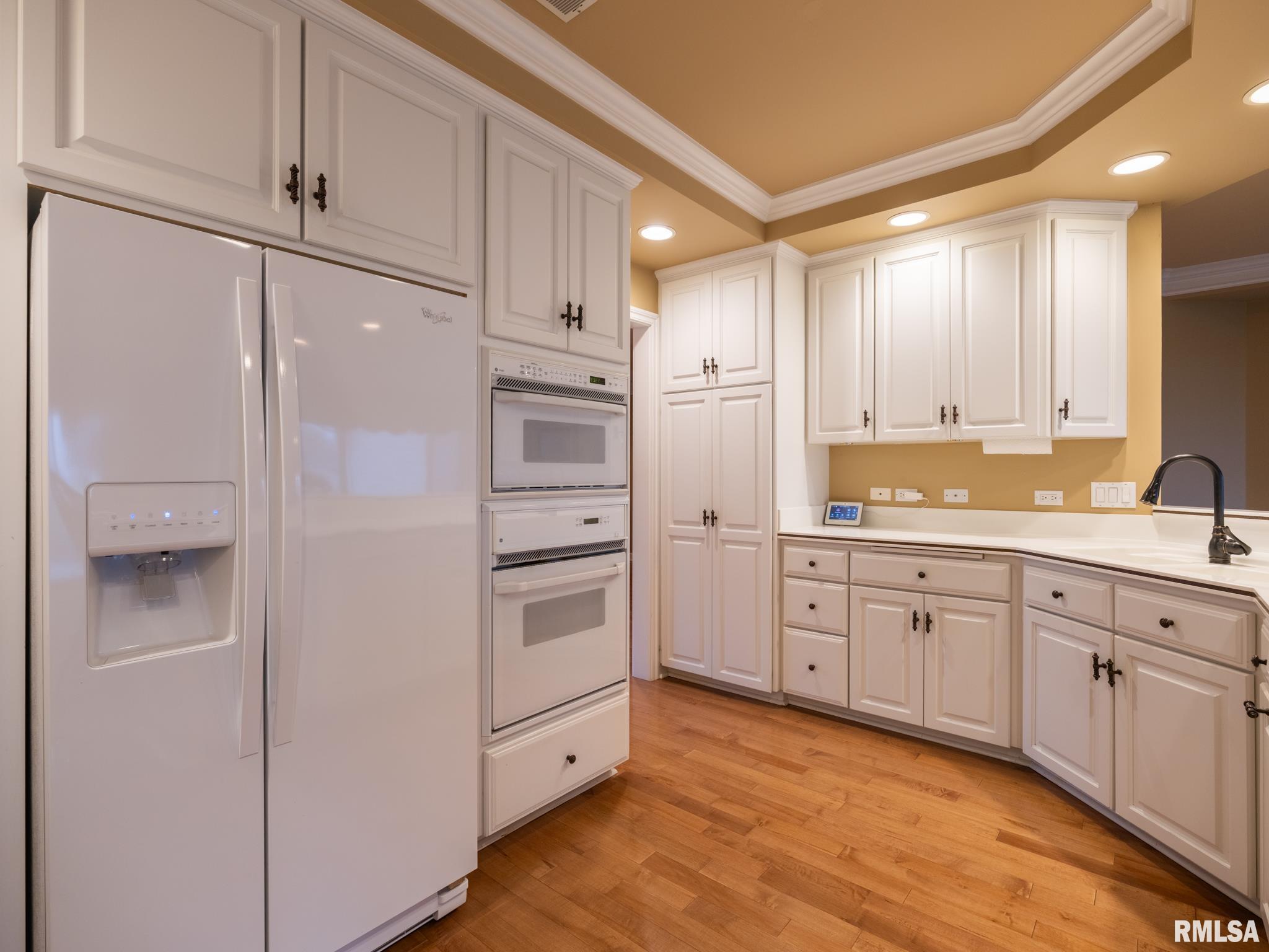 414 HARBOR POINTE Drive