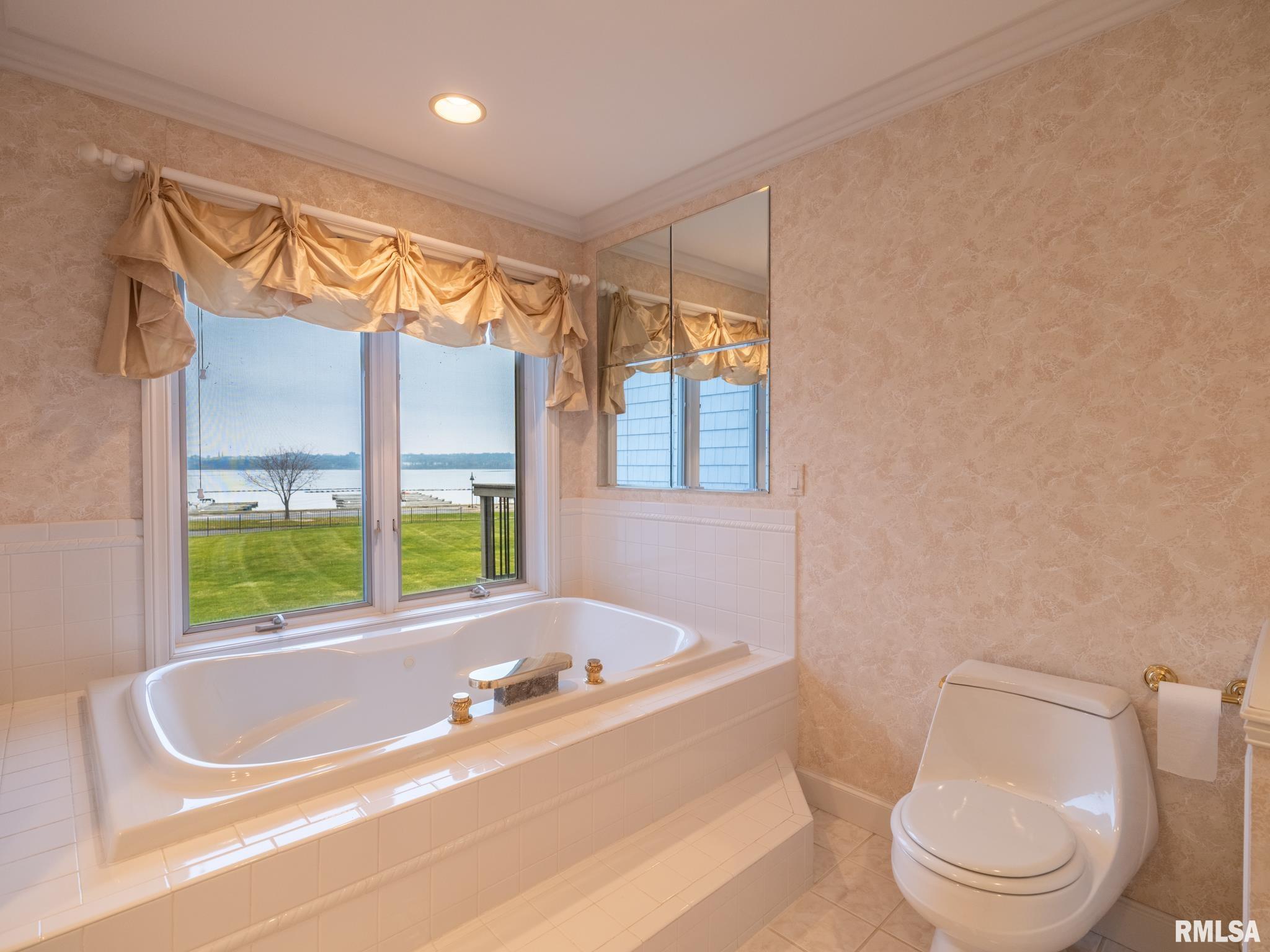 414 HARBOR POINTE Drive