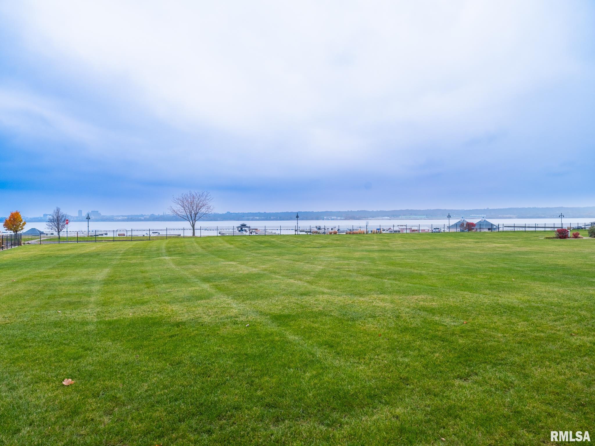 414 HARBOR POINTE Drive