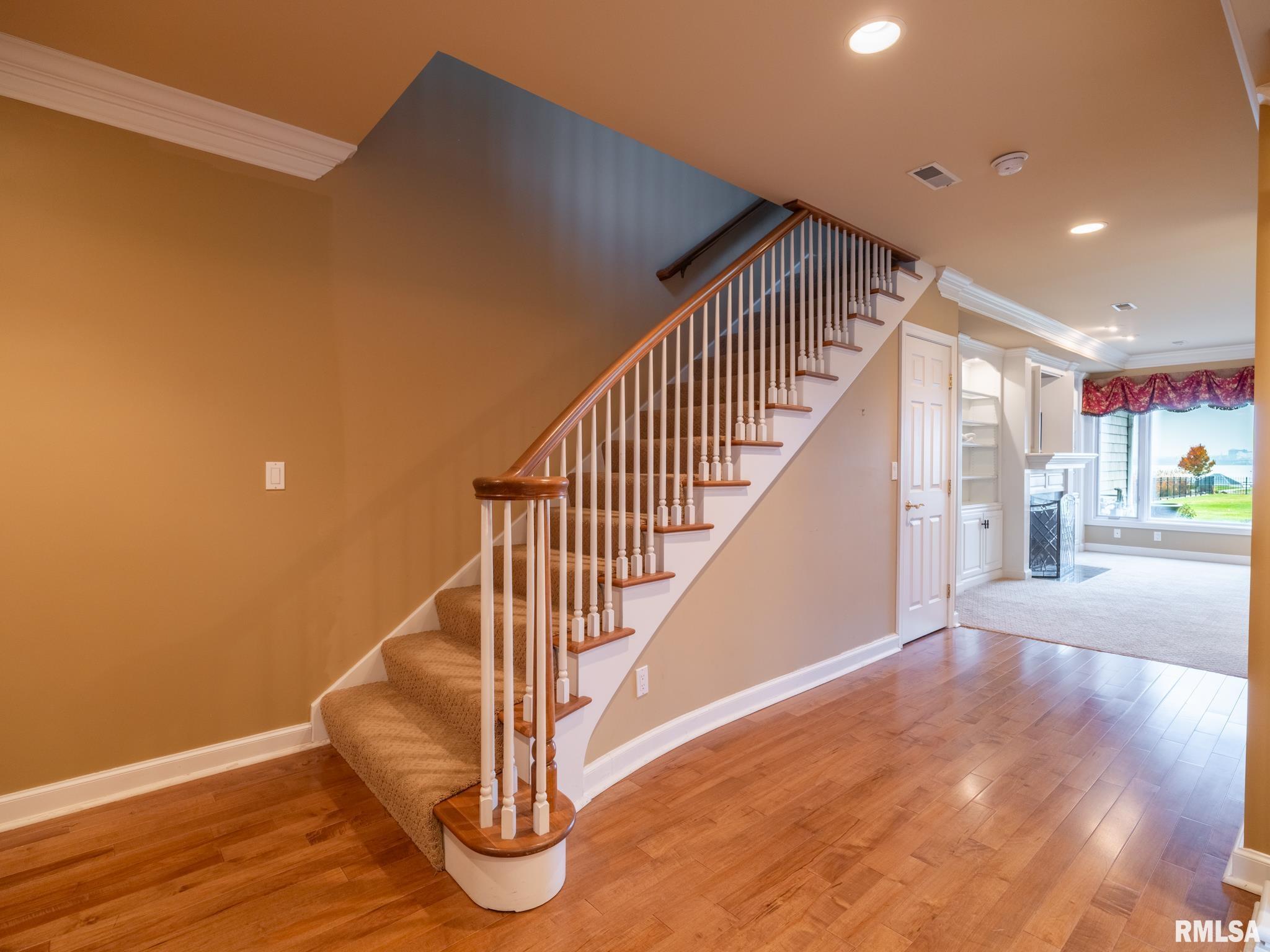 414 HARBOR POINTE Drive