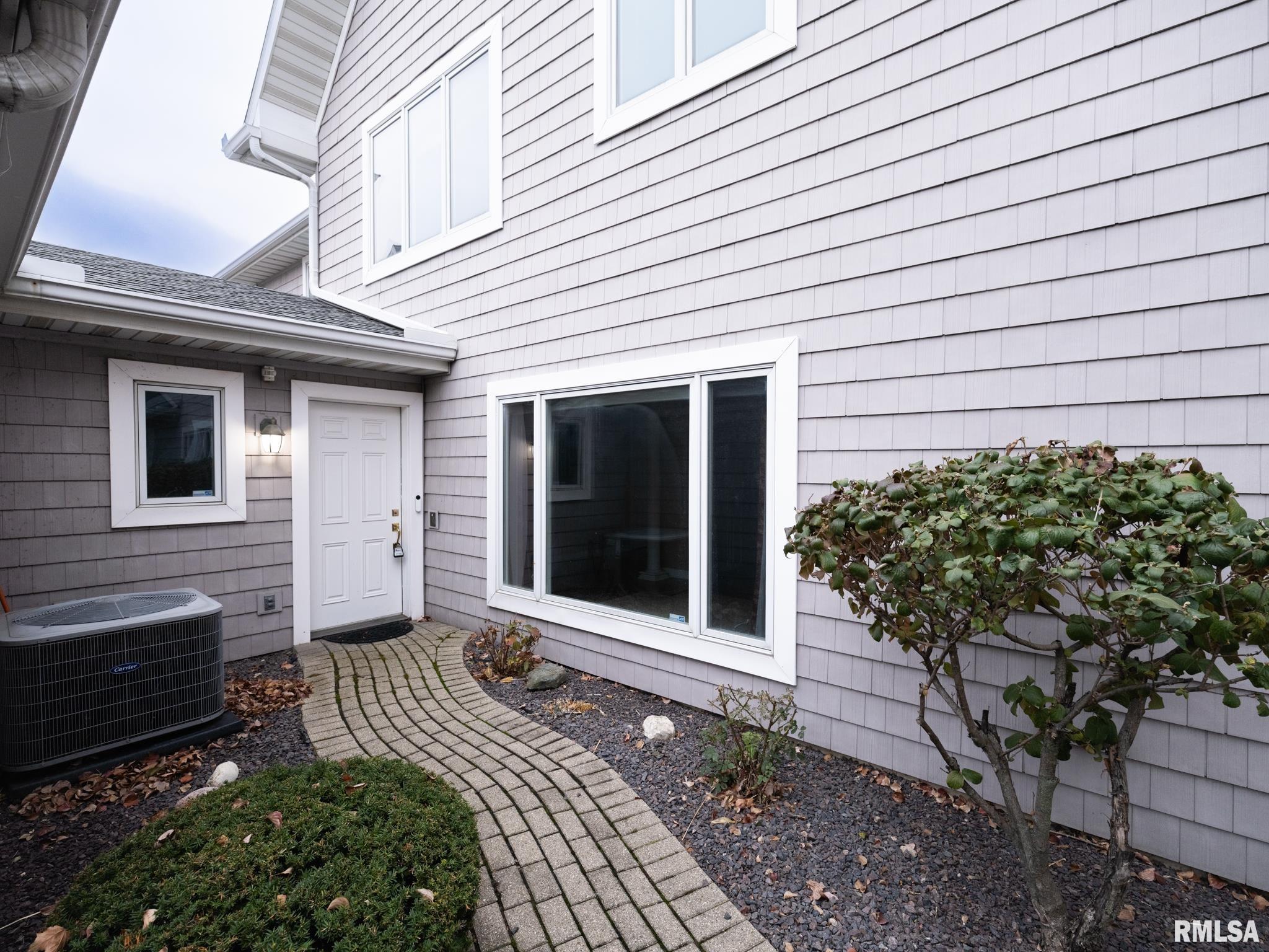 414 HARBOR POINTE Drive