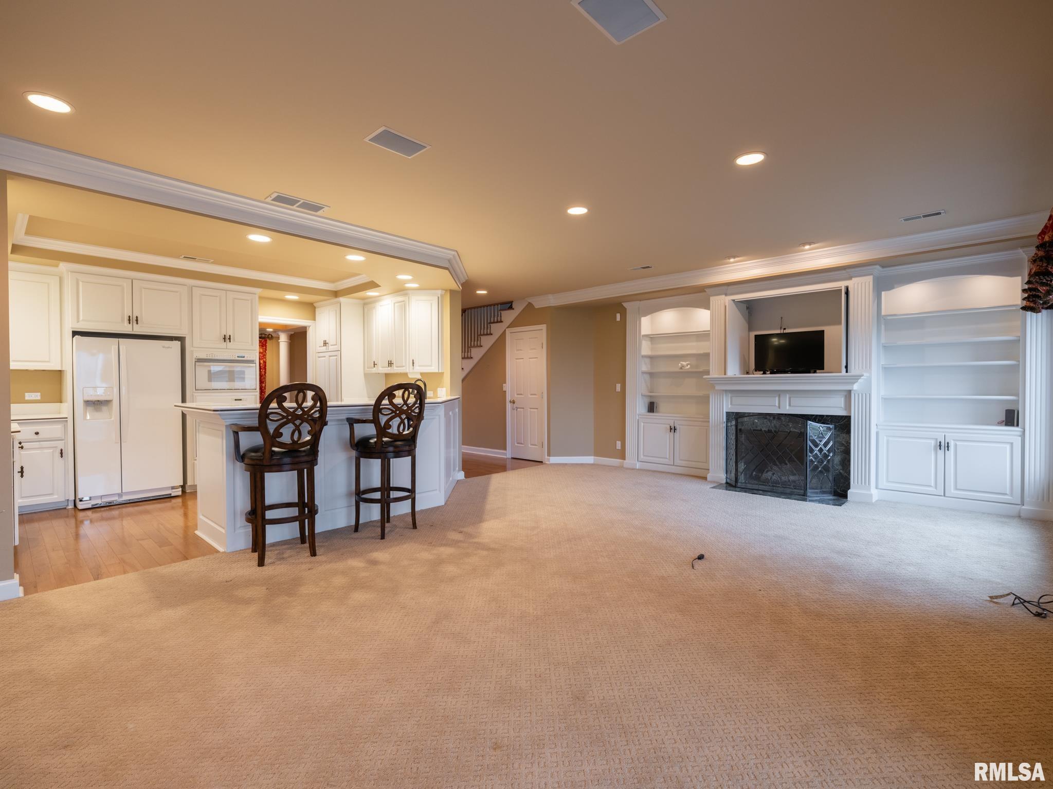 414 HARBOR POINTE Drive