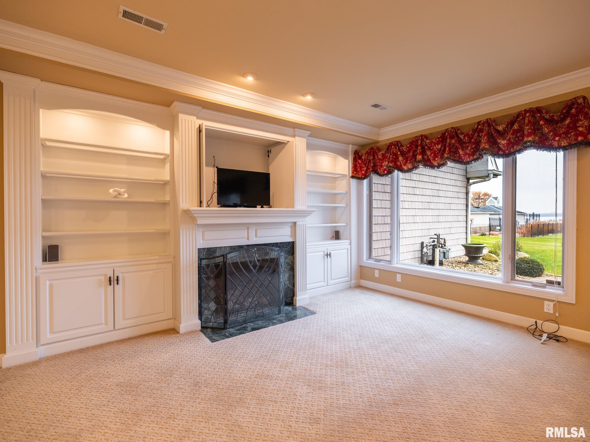 414 HARBOR POINTE Drive