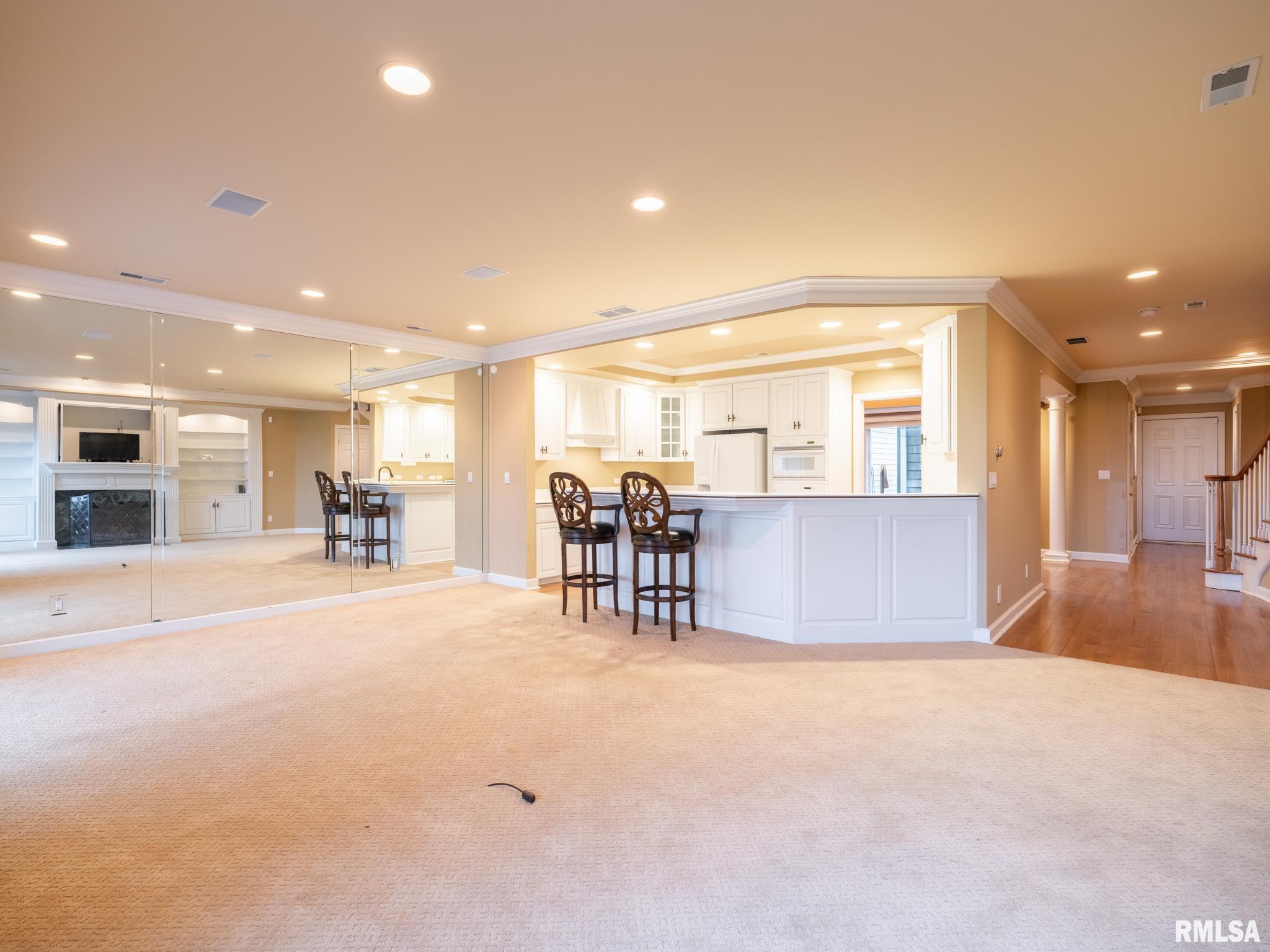 414 HARBOR POINTE Drive