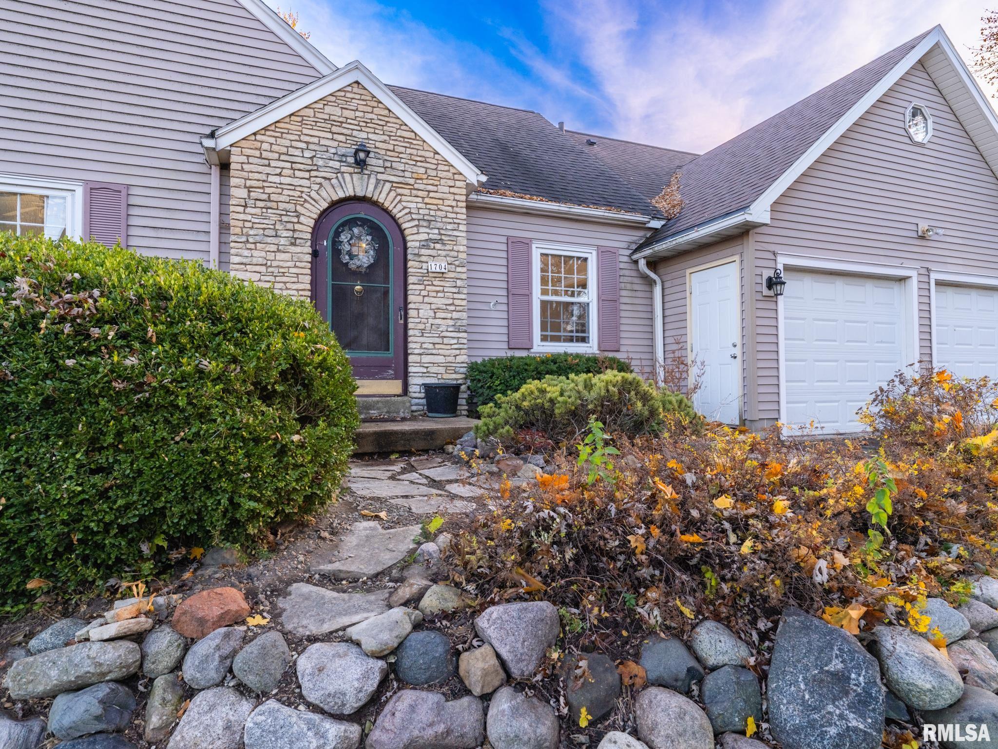 1704 E TERRACE VIEW Lane