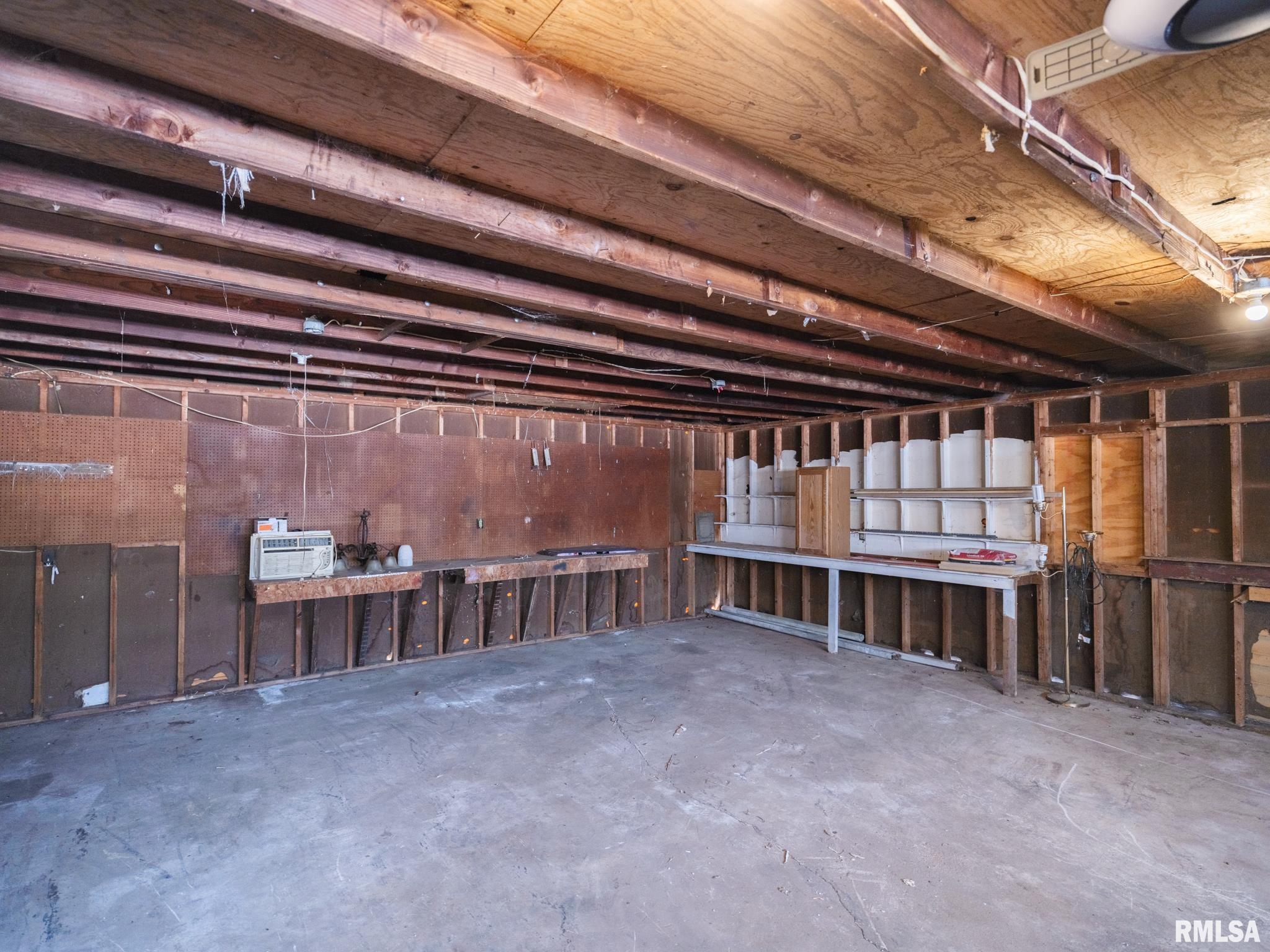 222 E PATTON Avenue