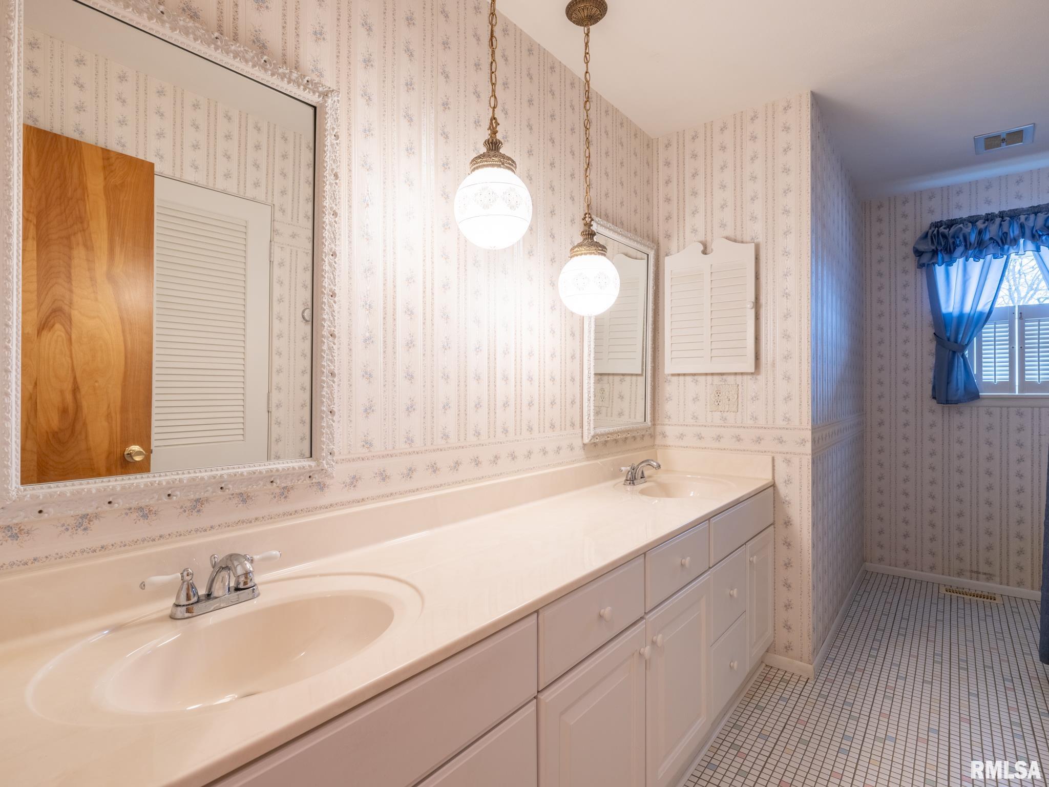 1903 Saint Clair Drive