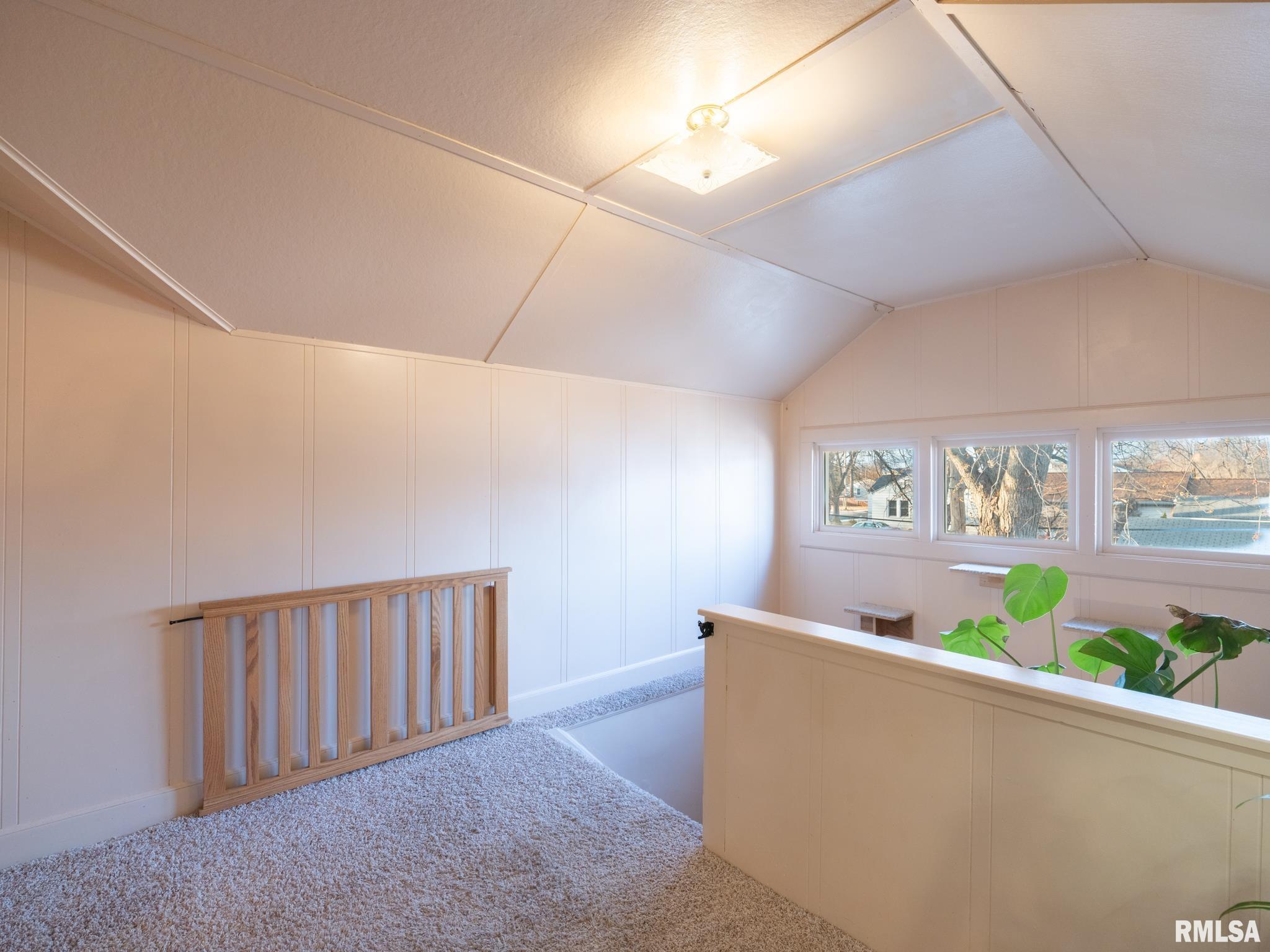 2815 W ROHMANN Avenue