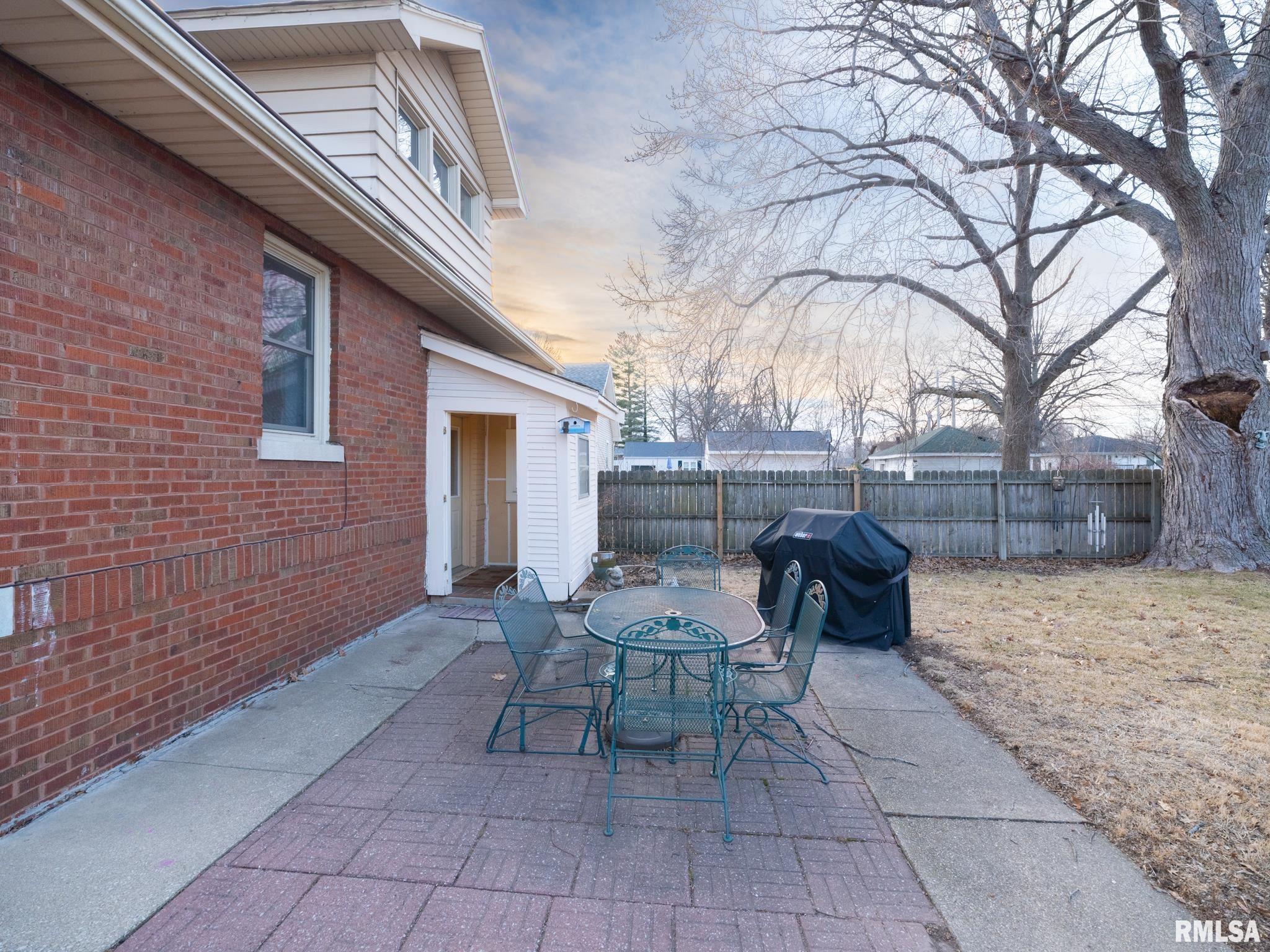 2815 W ROHMANN Avenue