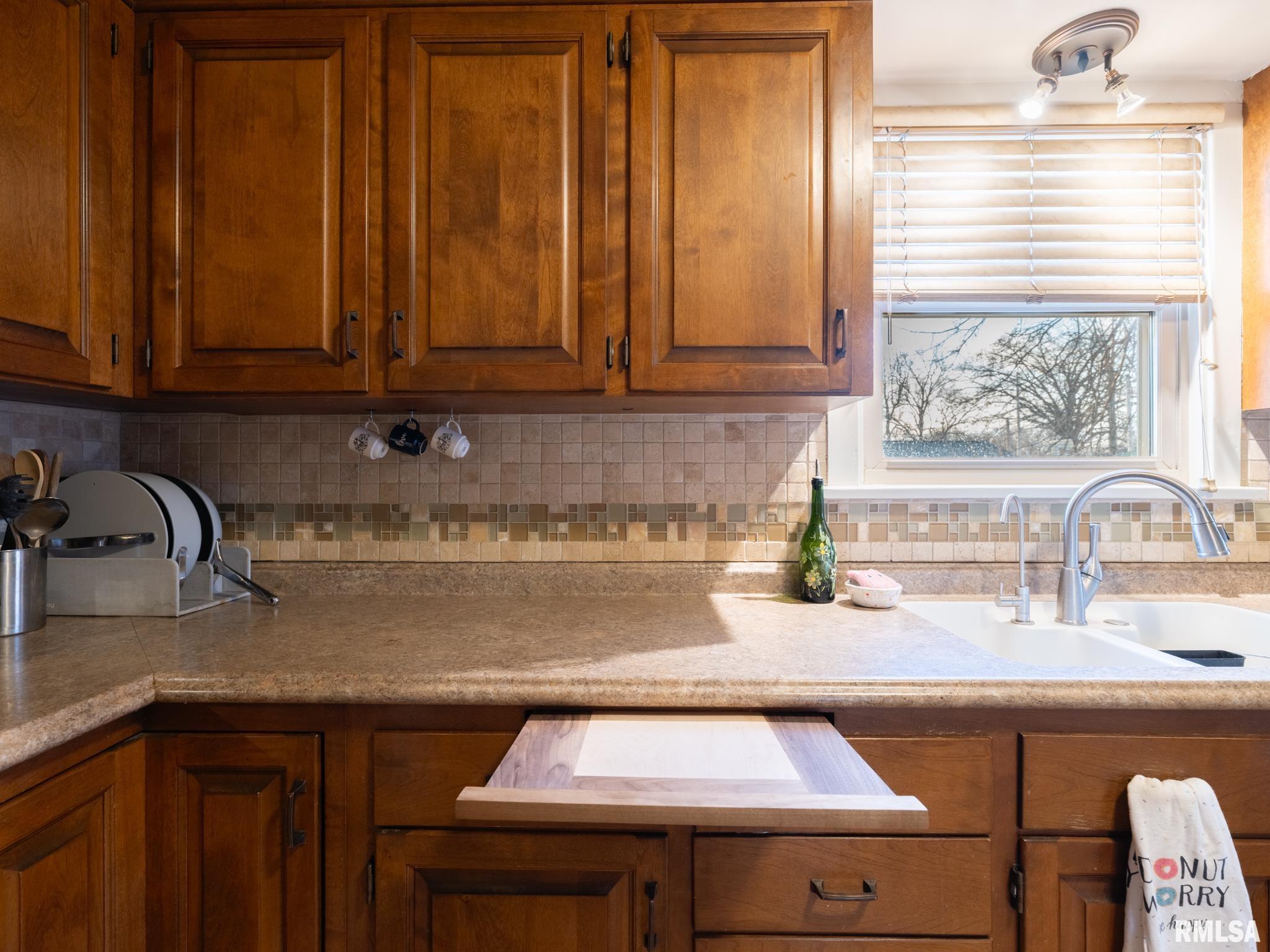 2815 W ROHMANN Avenue