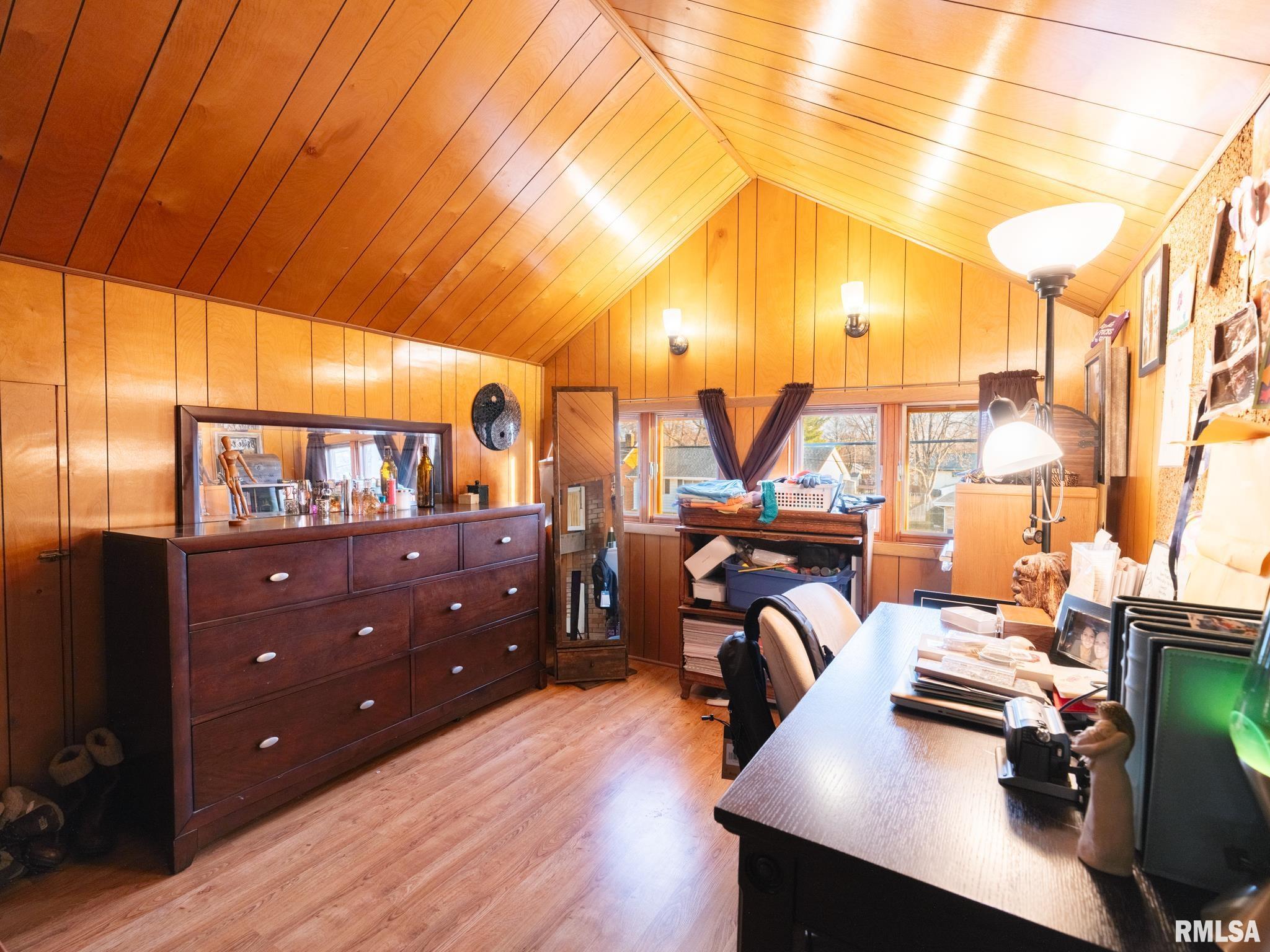 2815 W ROHMANN Avenue