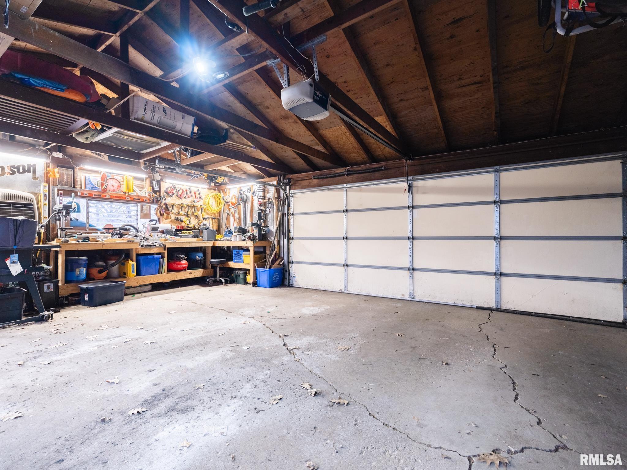 2815 W ROHMANN Avenue