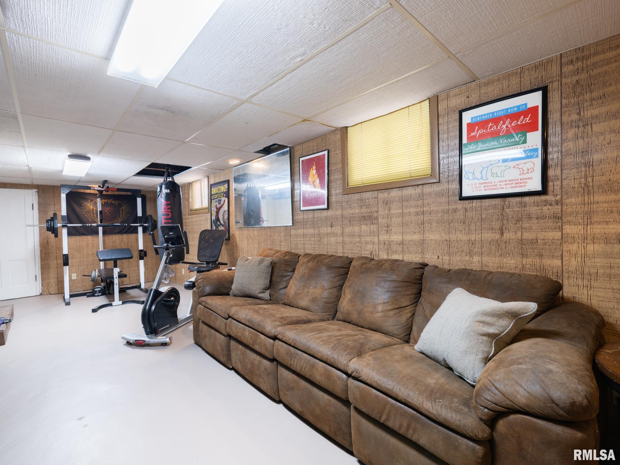 2815 W ROHMANN Avenue