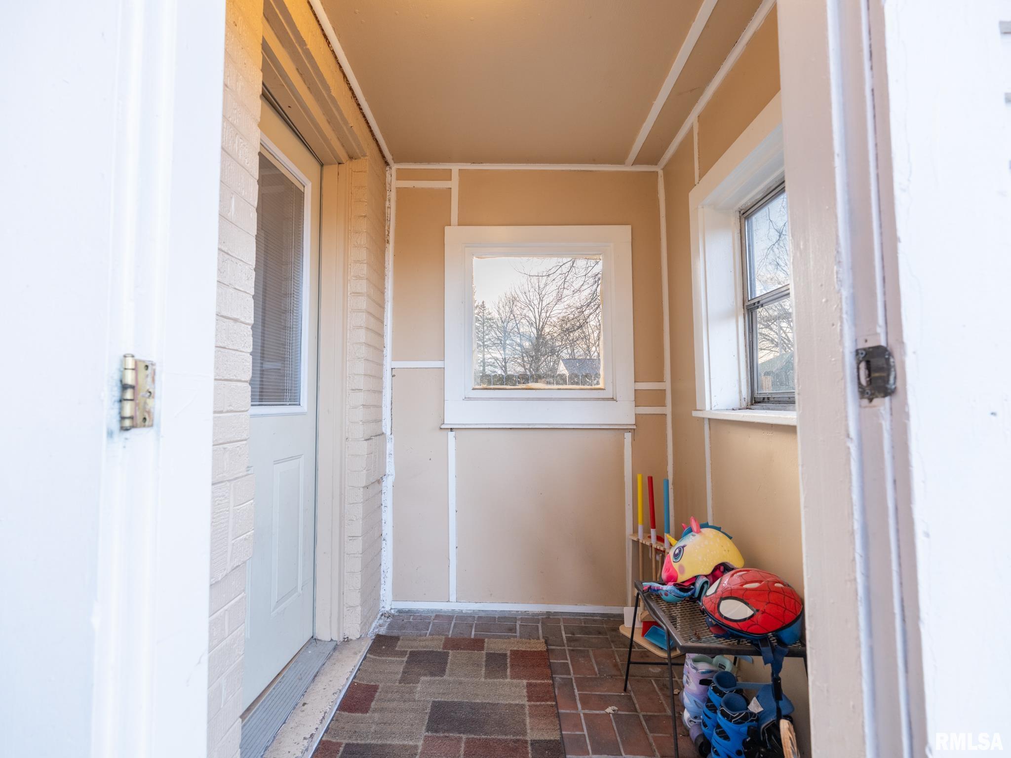 2815 W ROHMANN Avenue