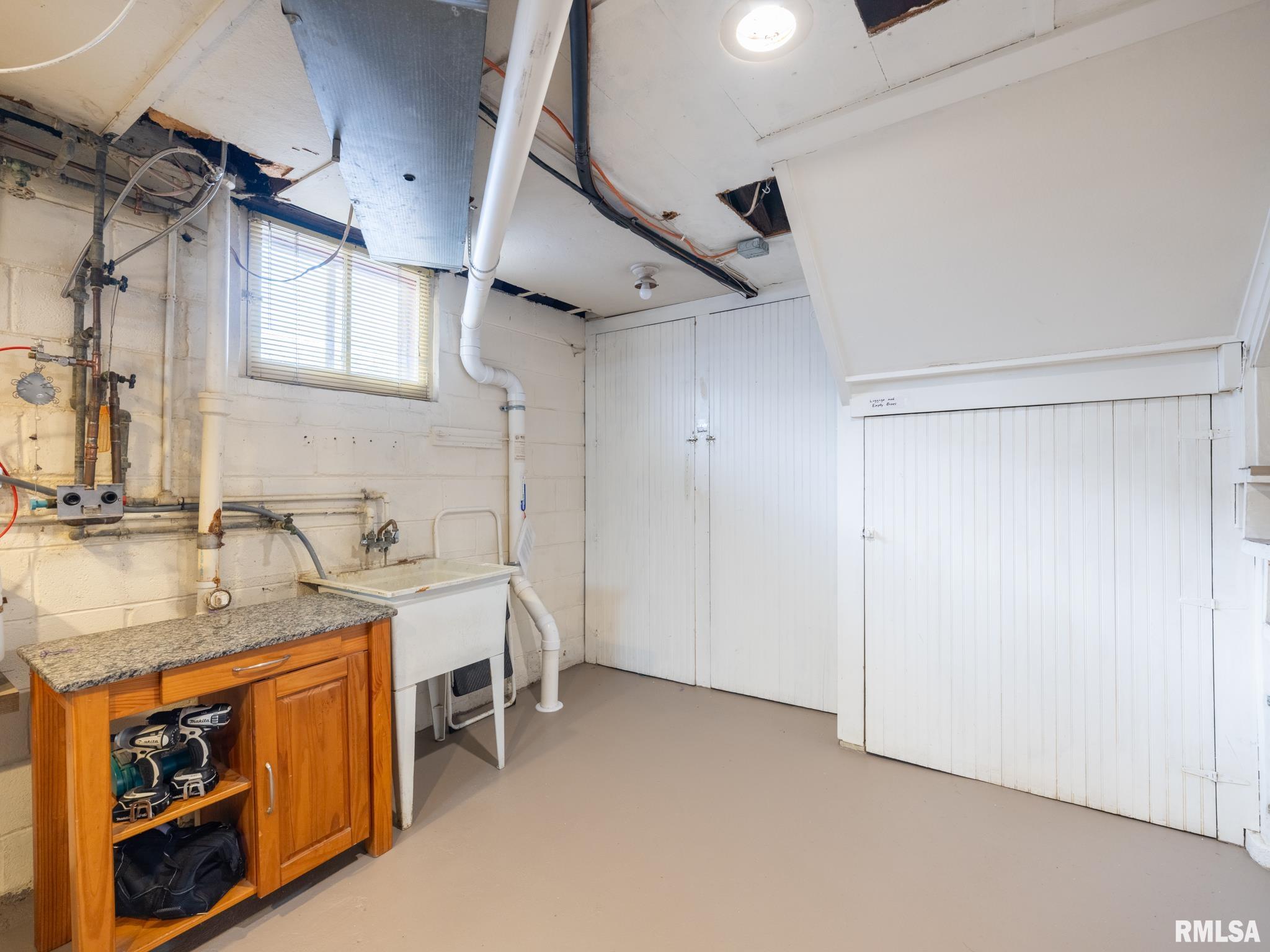 2815 W ROHMANN Avenue