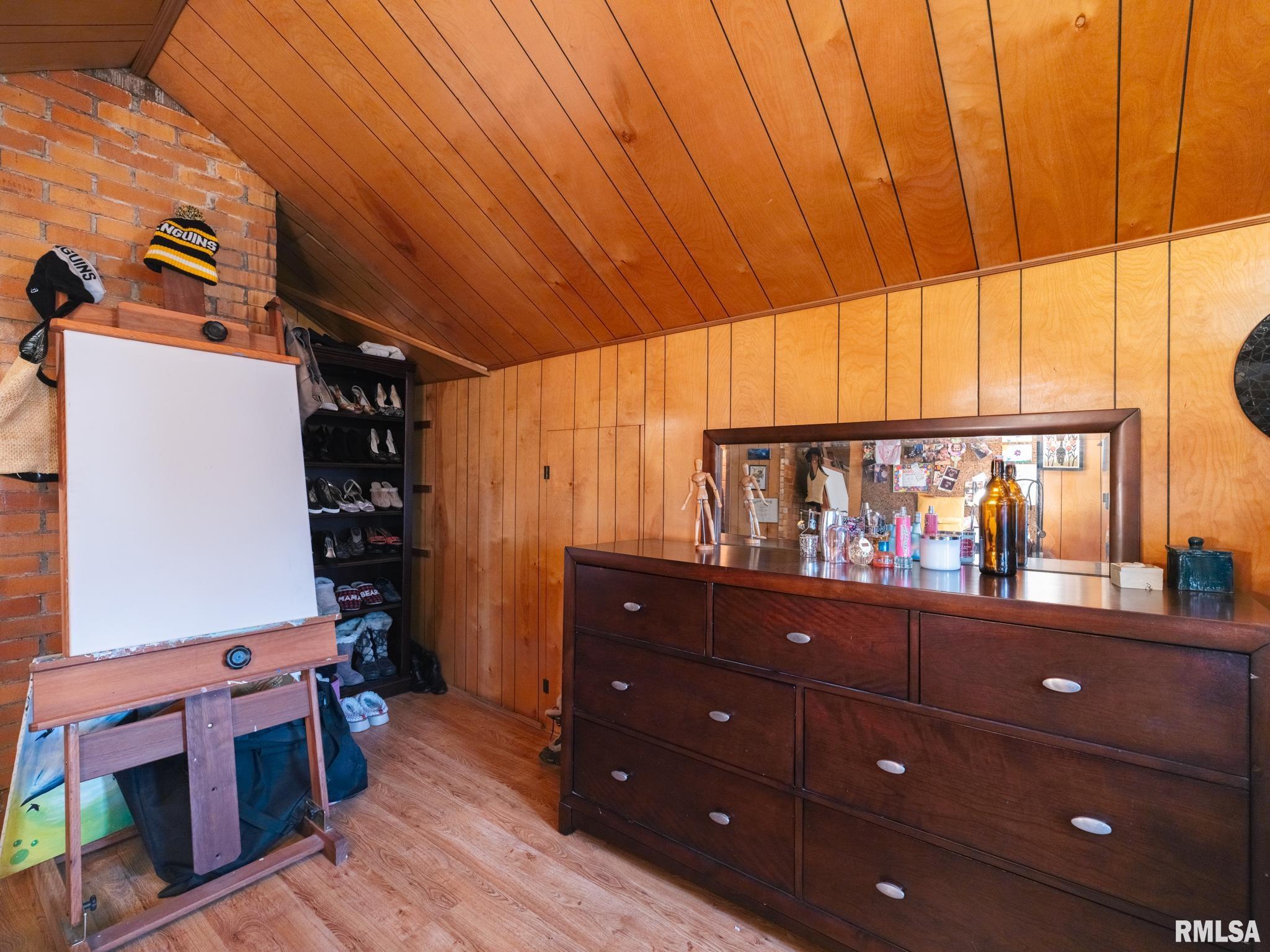 2815 W ROHMANN Avenue