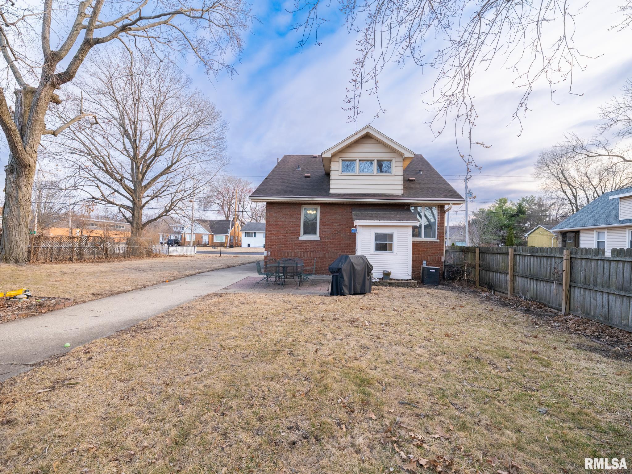 2815 W ROHMANN Avenue