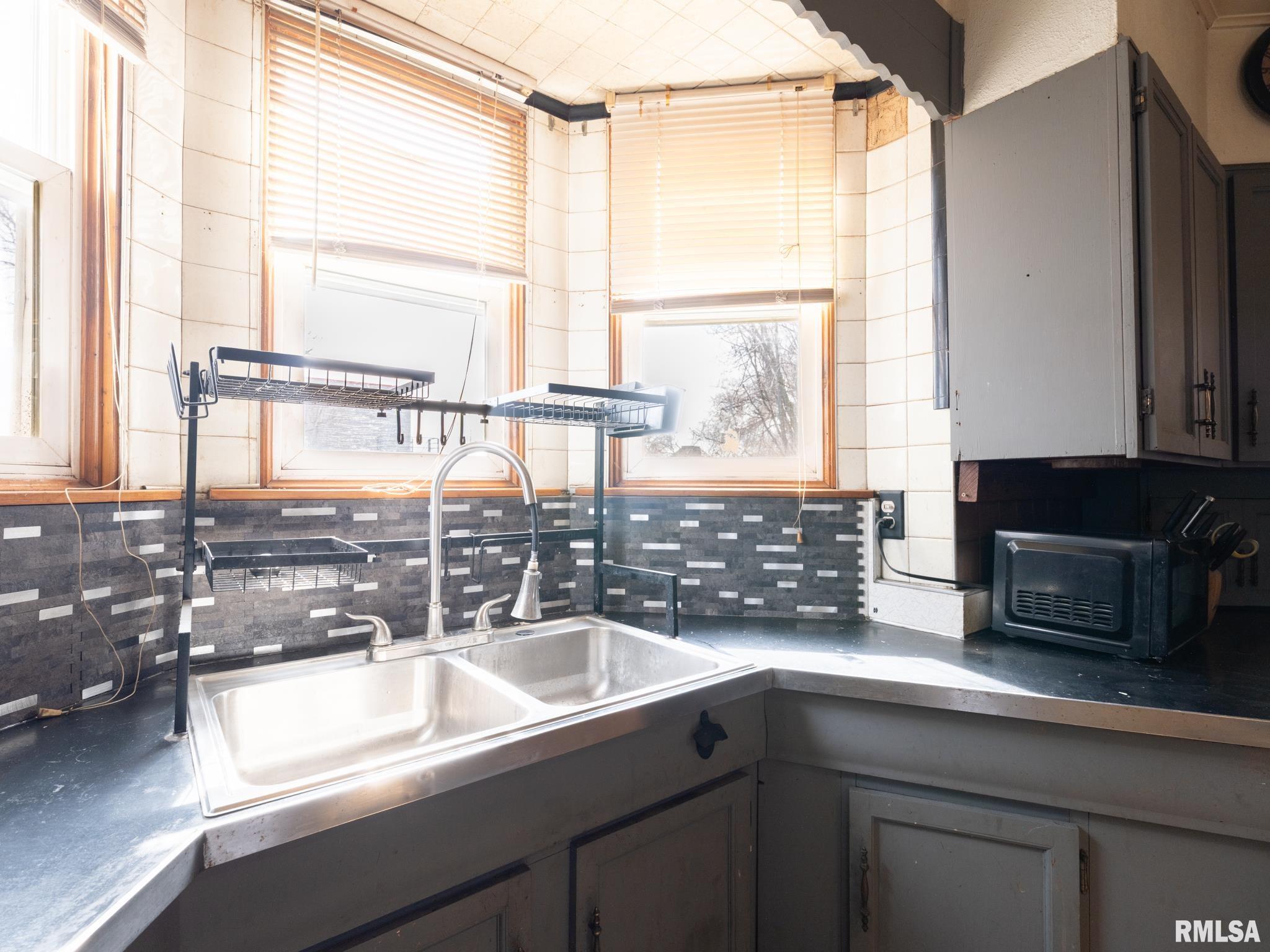 1101 ANN ELIZA Street